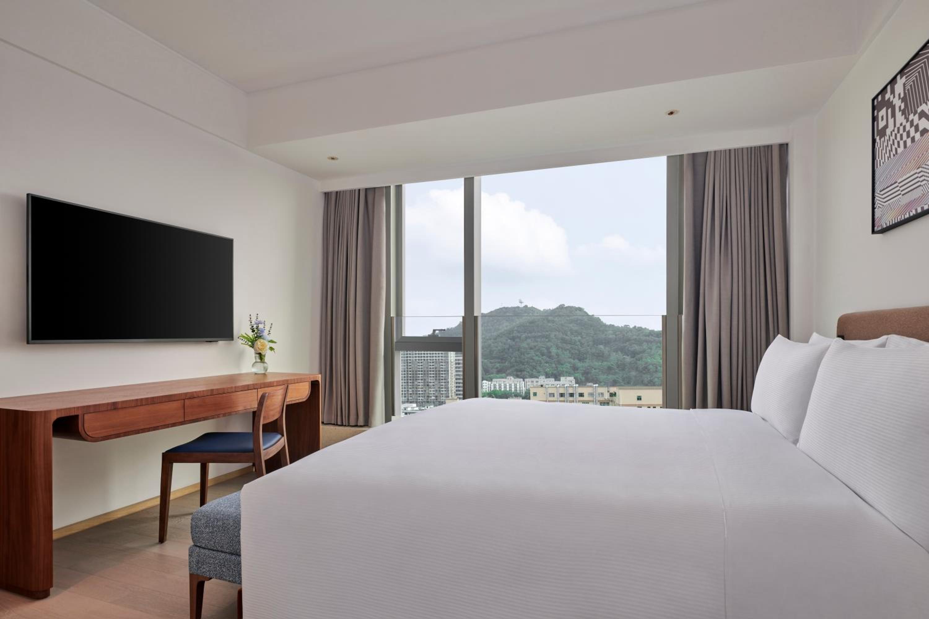 Two-Bedroom Deluxe King Suite photo 3