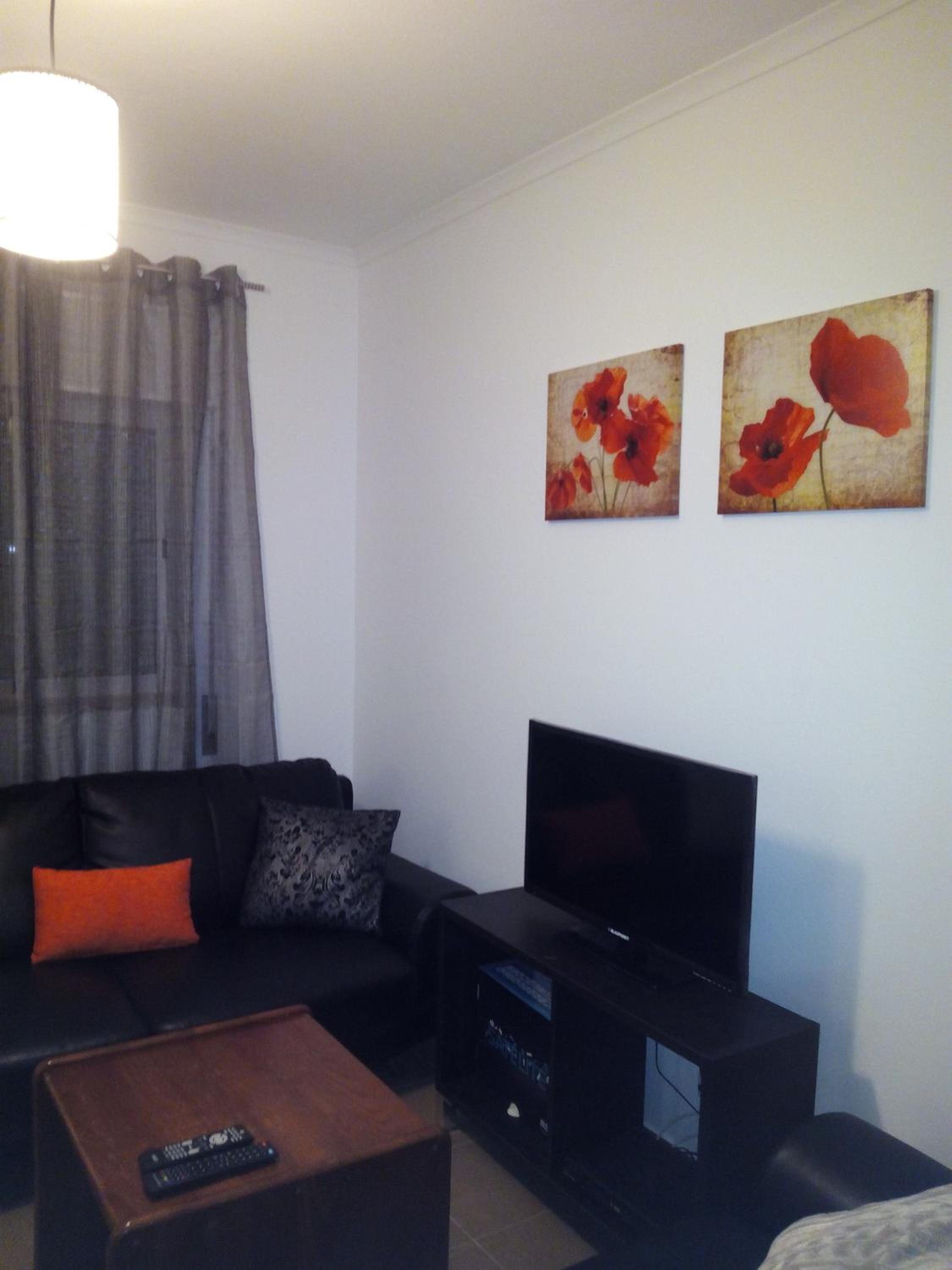 Two-Bedroom House photo 3