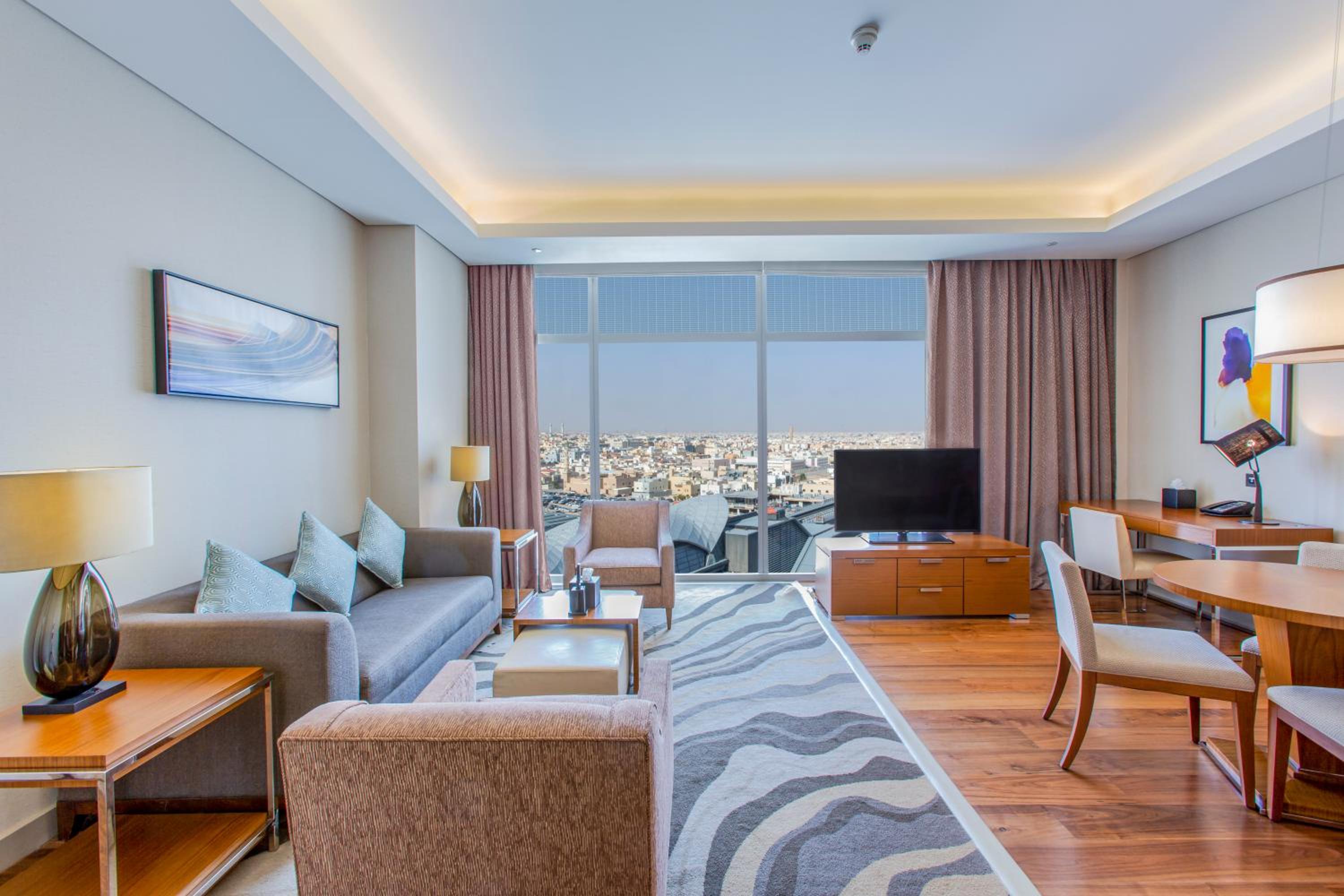 One-Bedroom Apartment with King Bed