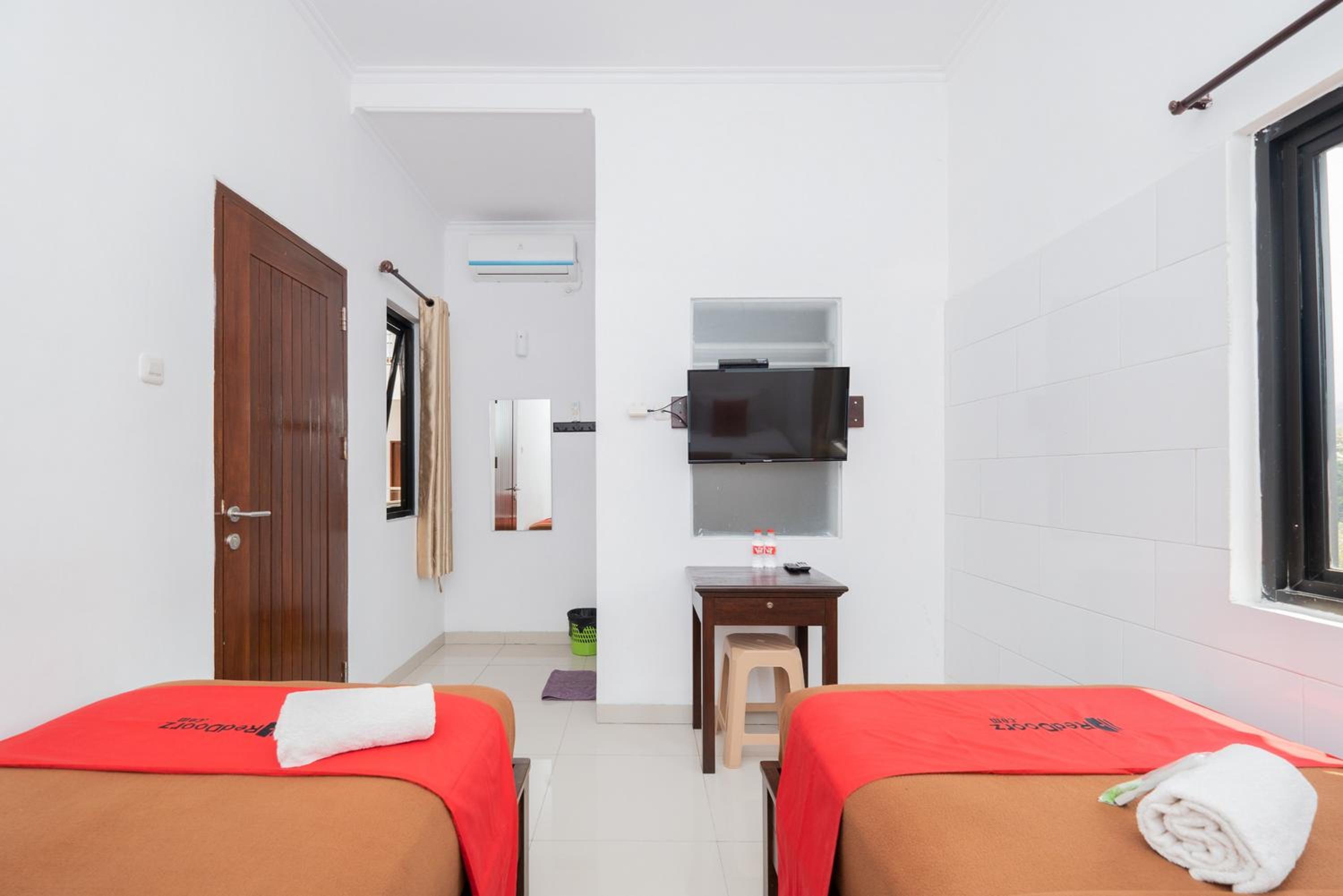 Twin Room - Photo 4