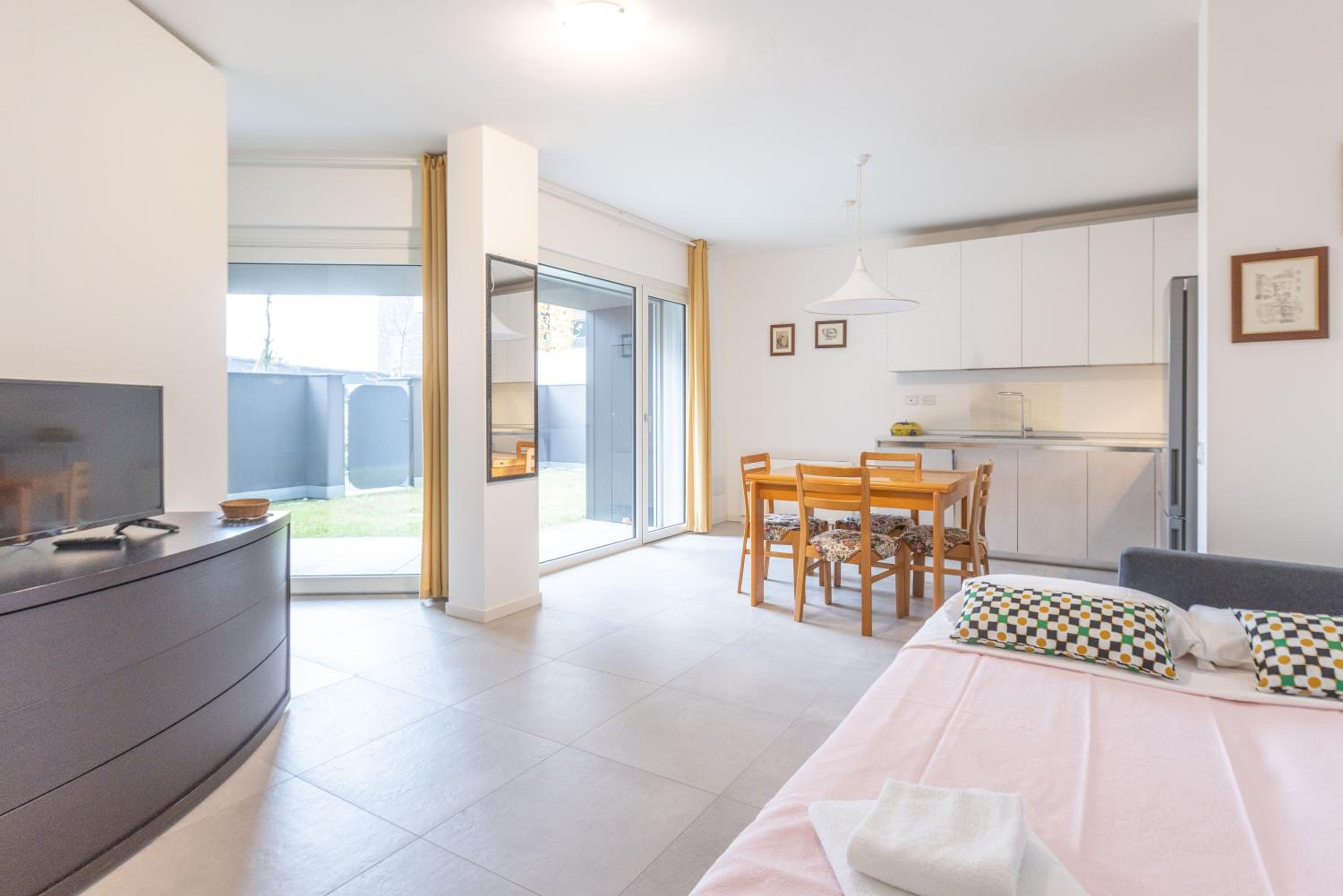 One-Bedroom Apartment