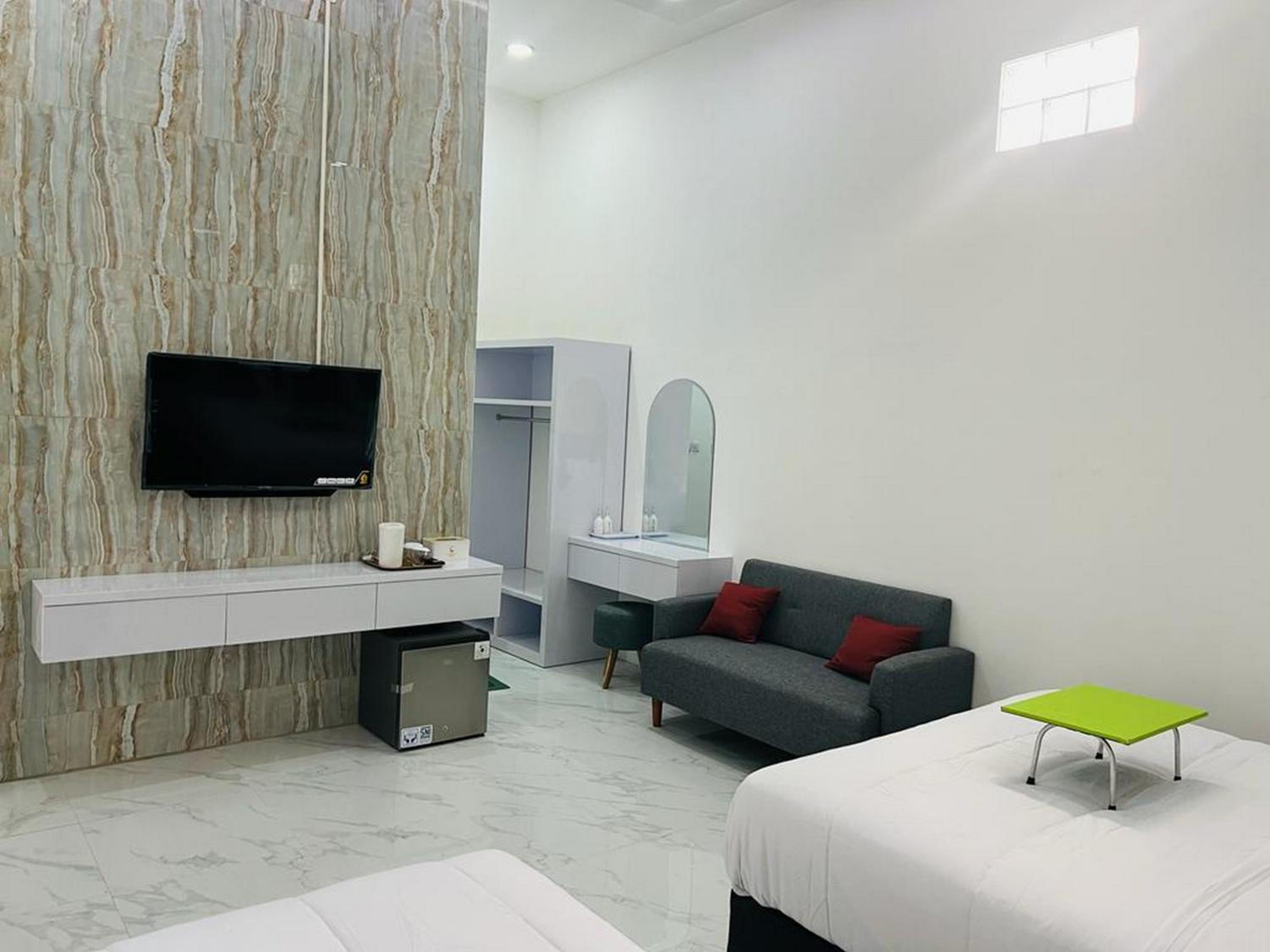 Family Room photo 2