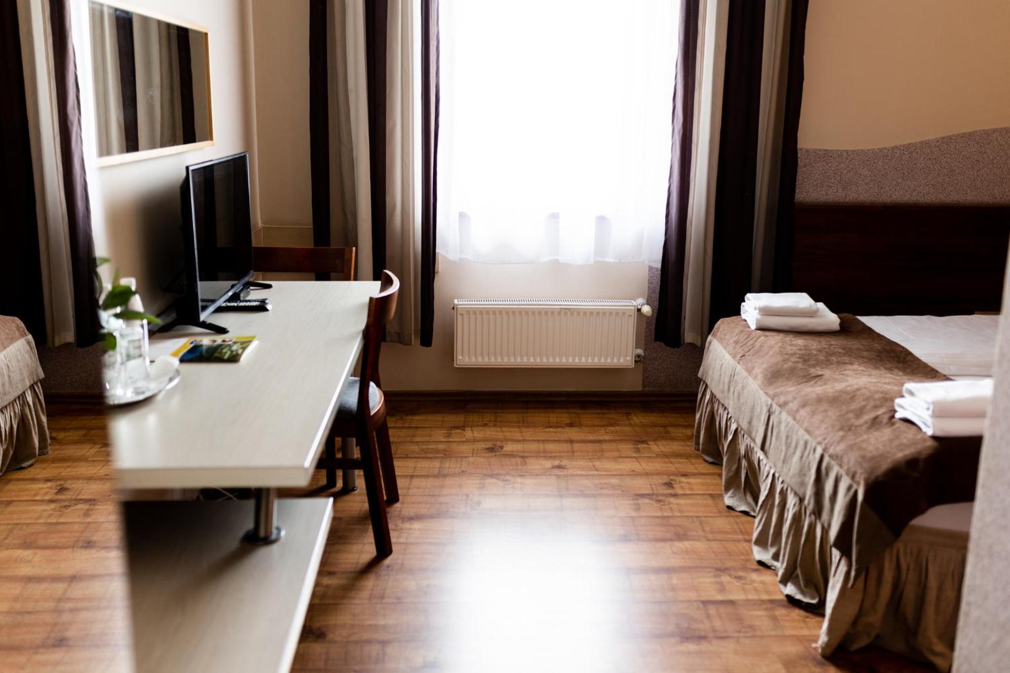 Double Room with Private Bathroom photo 2