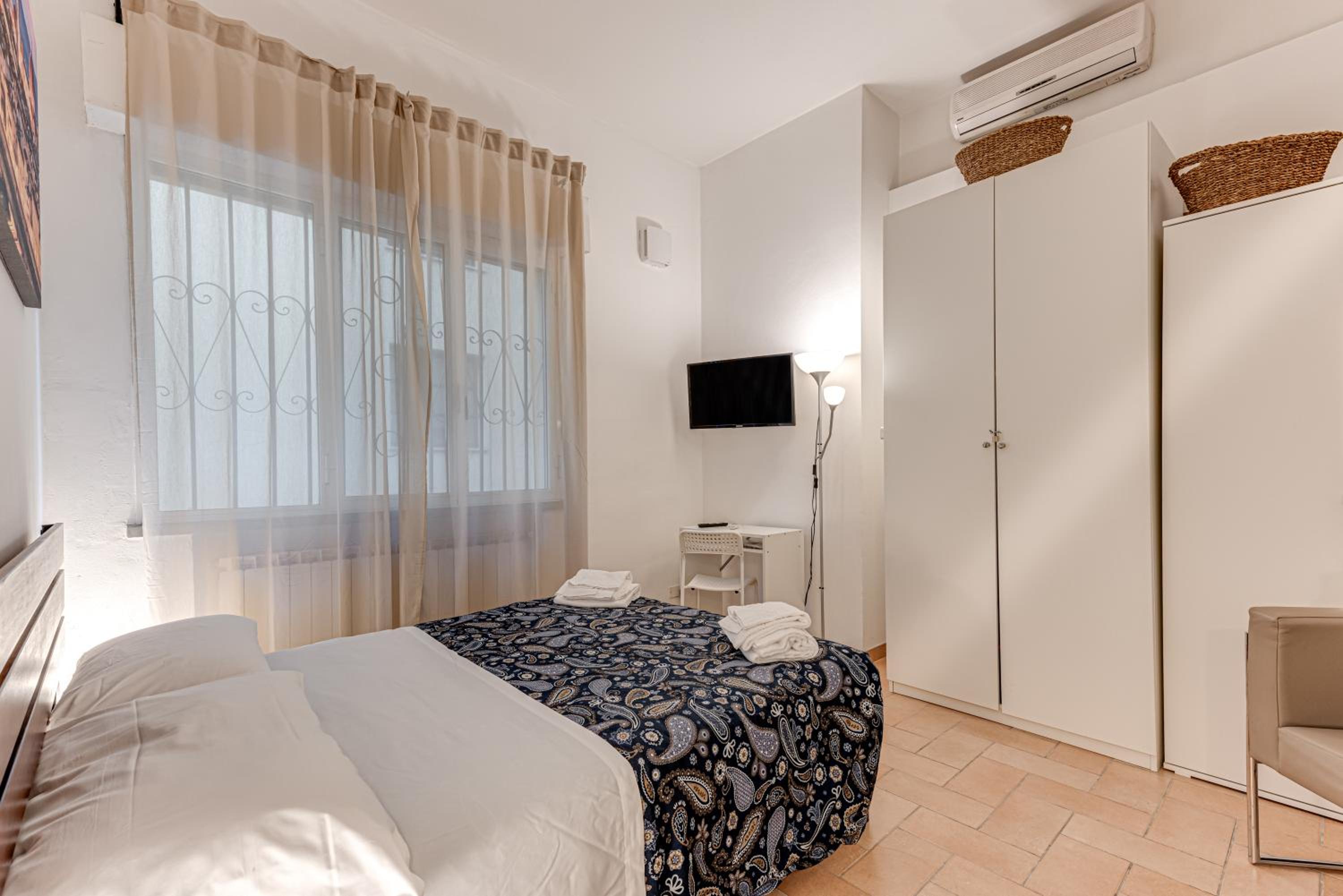 Superior One-Bedroom Apartment