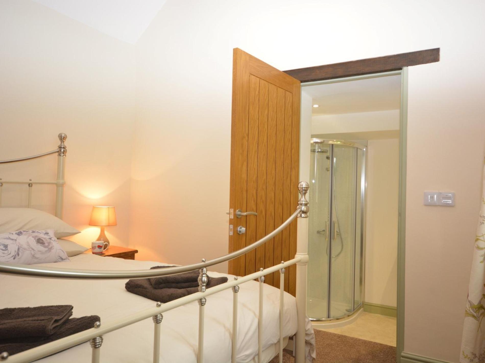 One-Bedroom House photo 1