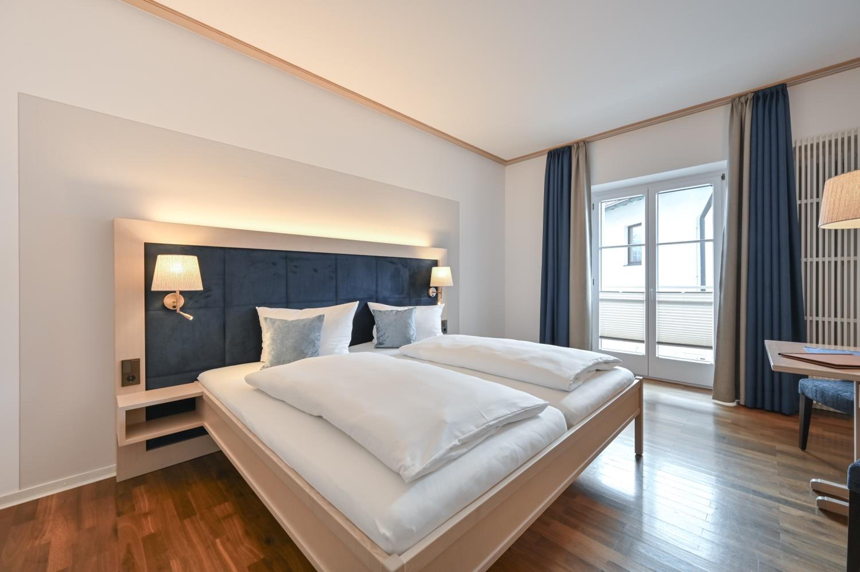 Double Room with Balcony - Photo 1