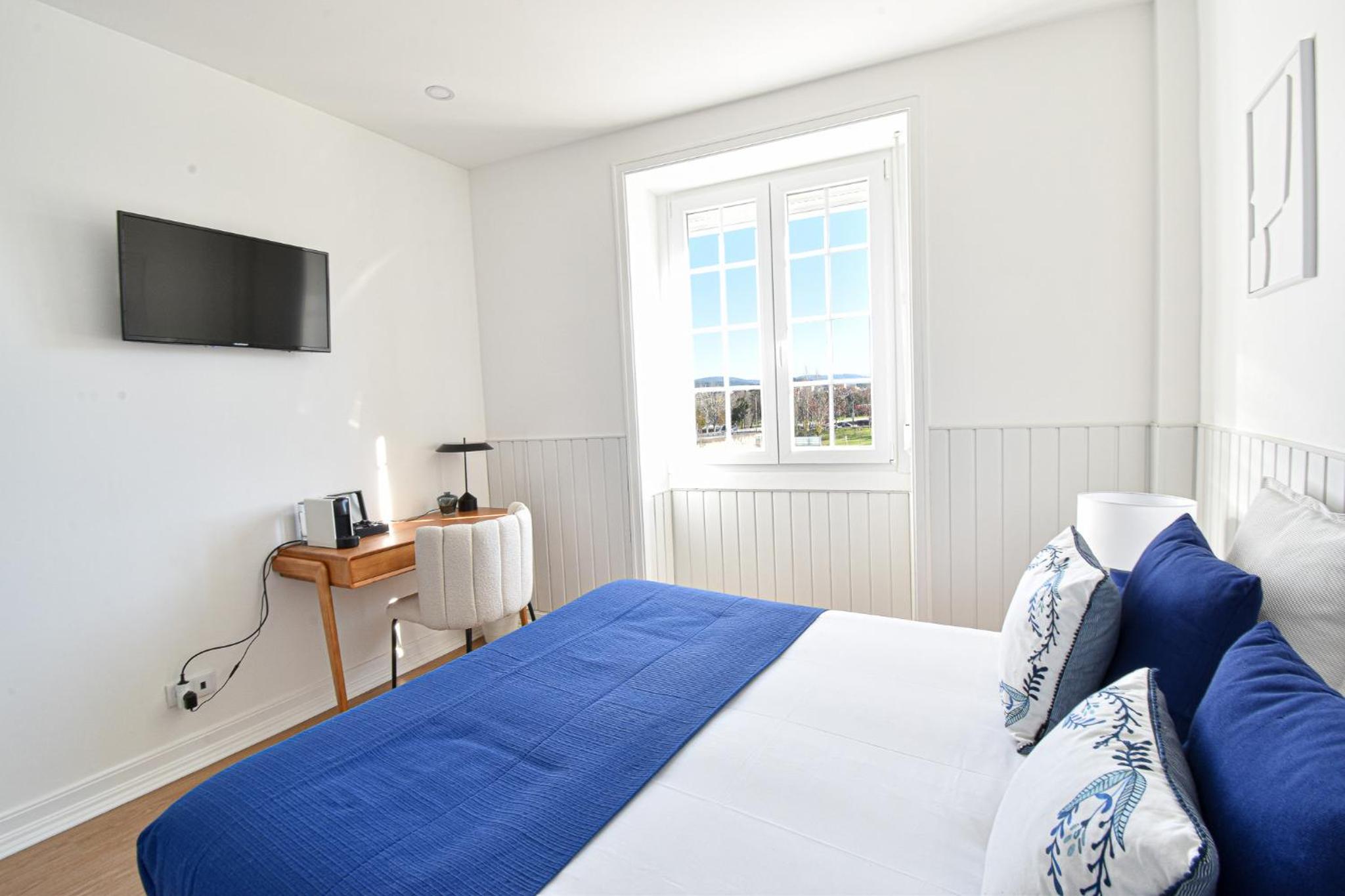 Deluxe Suite with River View photo 2