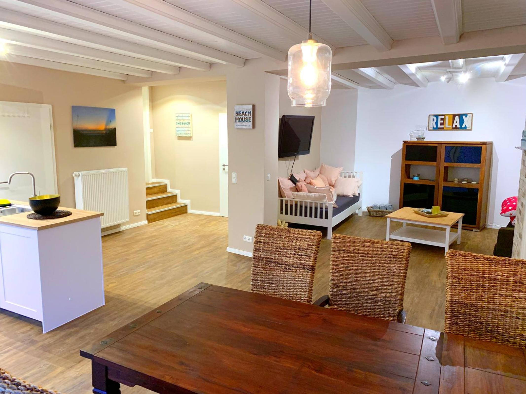 Apartment with Terrace - Photo 1