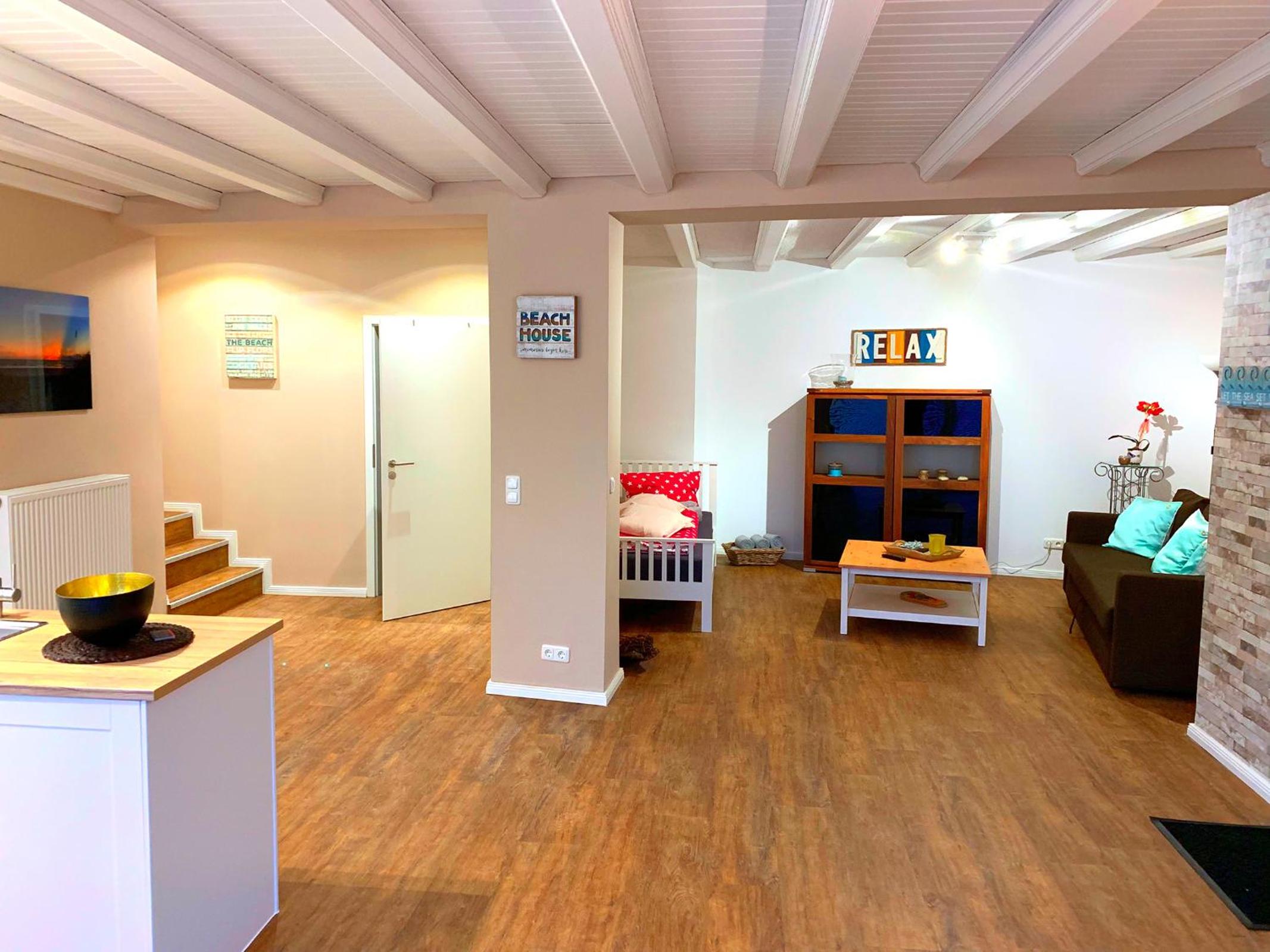 Apartment with Terrace - Photo 2