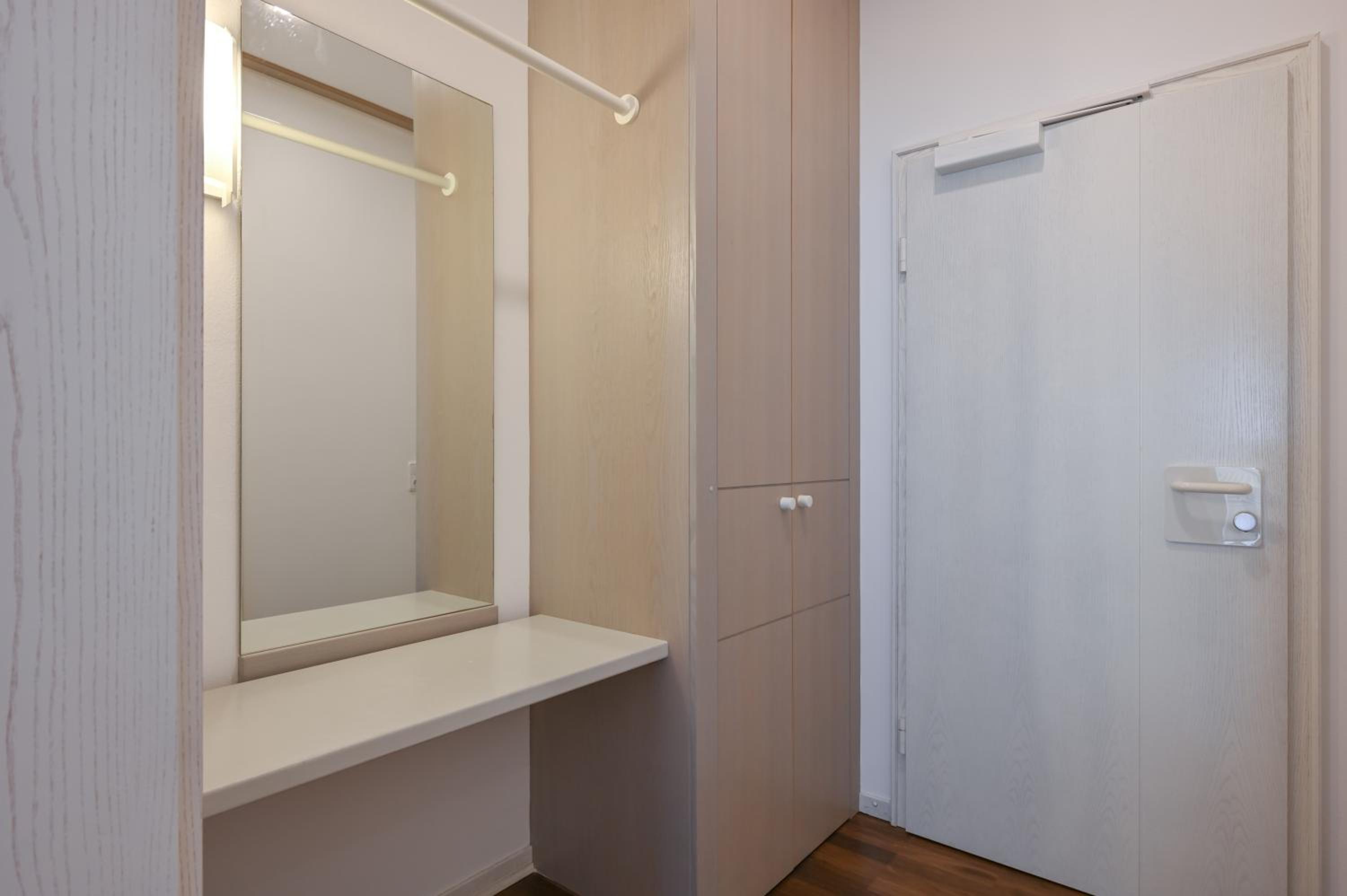Double Room with Balcony - Photo 6