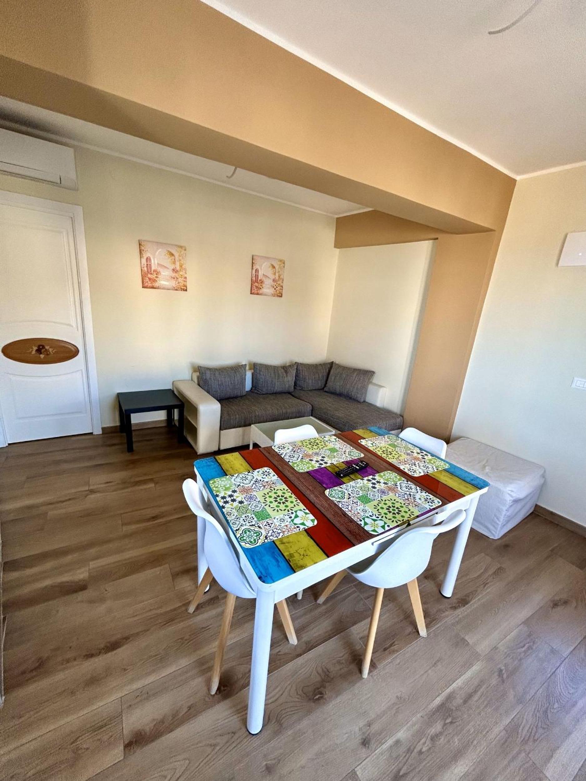 Deluxe Apartment - Photo 2