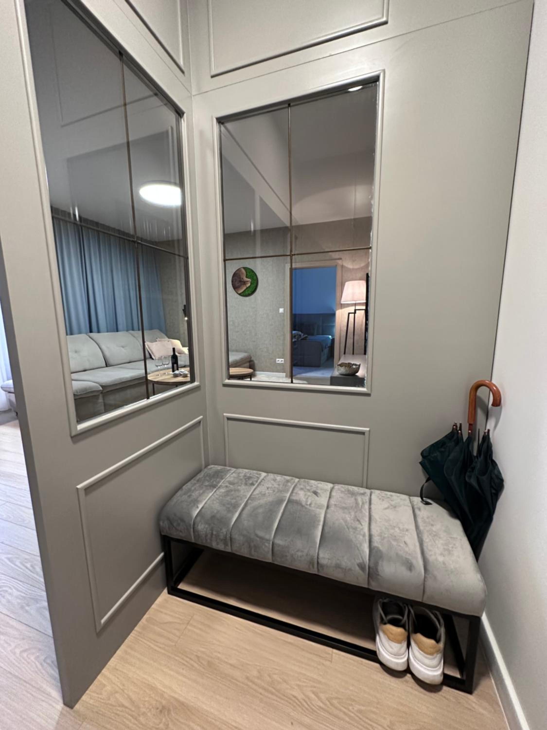 One-Bedroom Apartment with Balcony and Mountain View photo 1