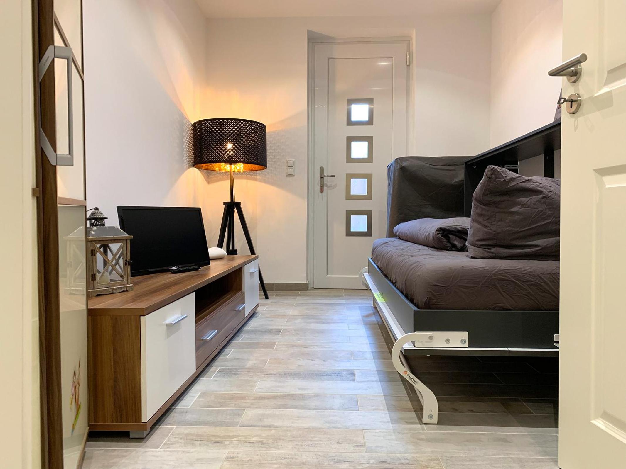 Apartment with Terrace - Photo 6