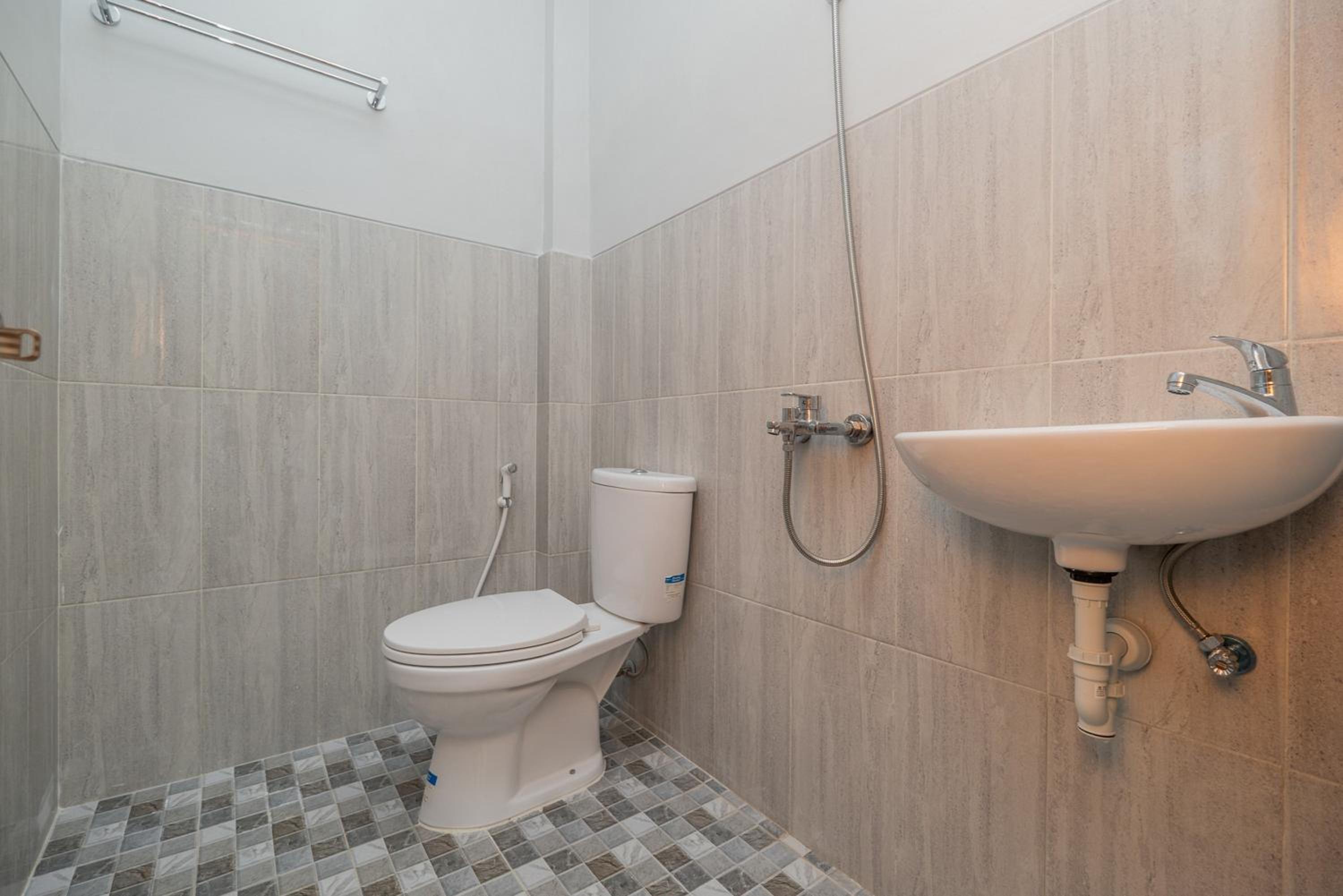 Double Room - Photo 7