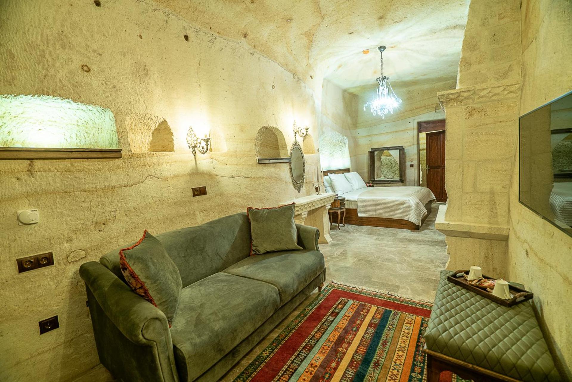 Superior Suite - Photo 1