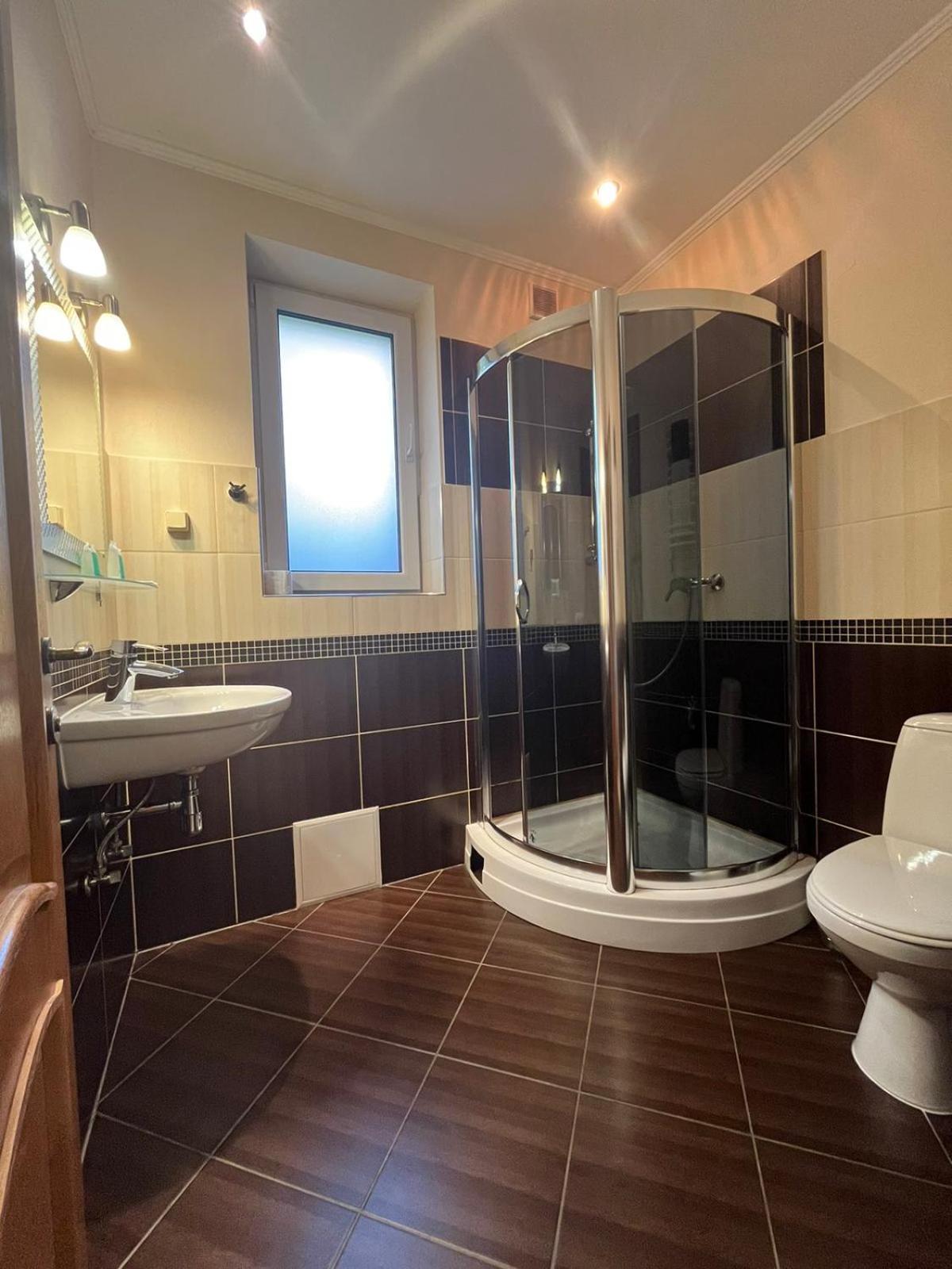 Large Double Room photo 1