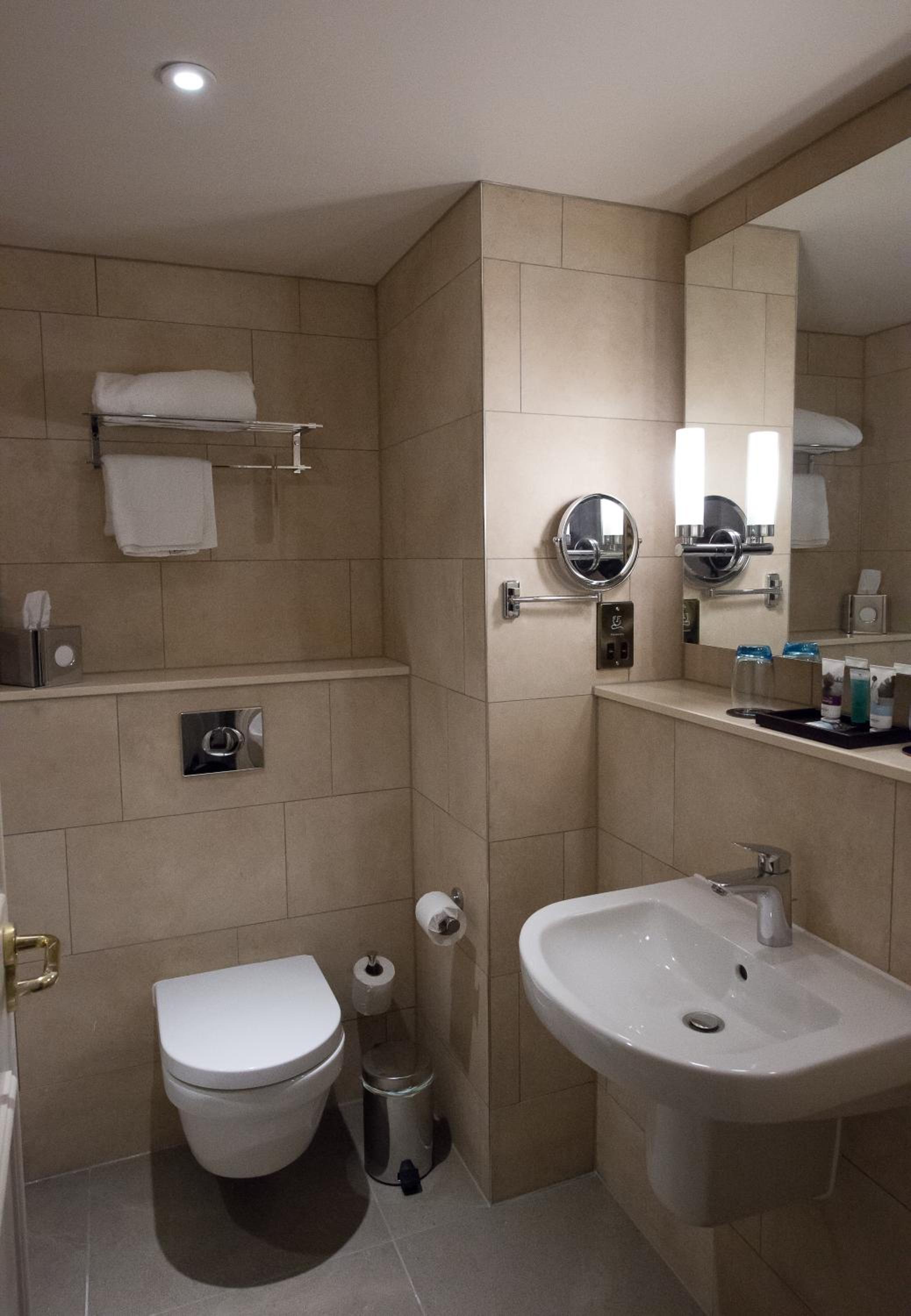 Classic Double or Twin Room - Photo 7