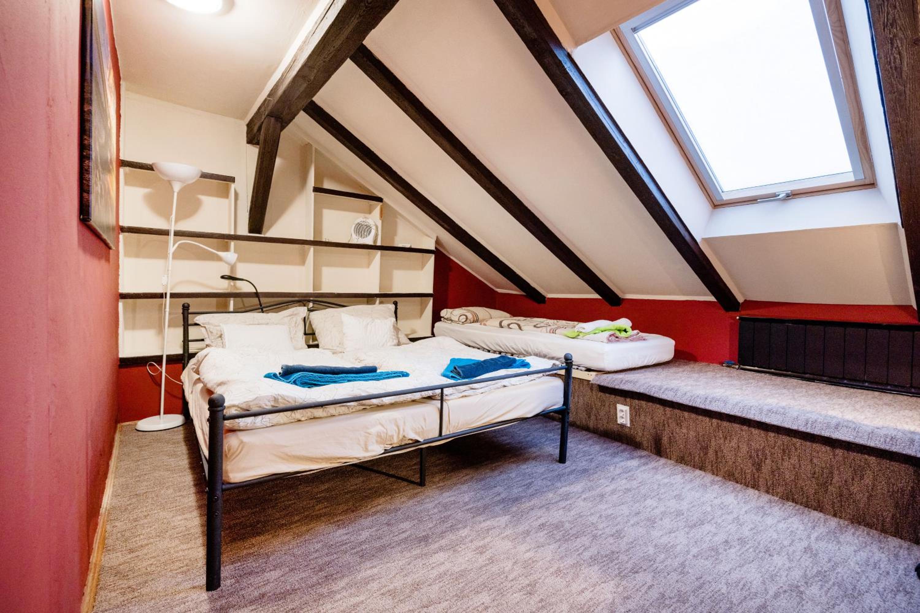 One-Bedroom Apartment - Photo 11