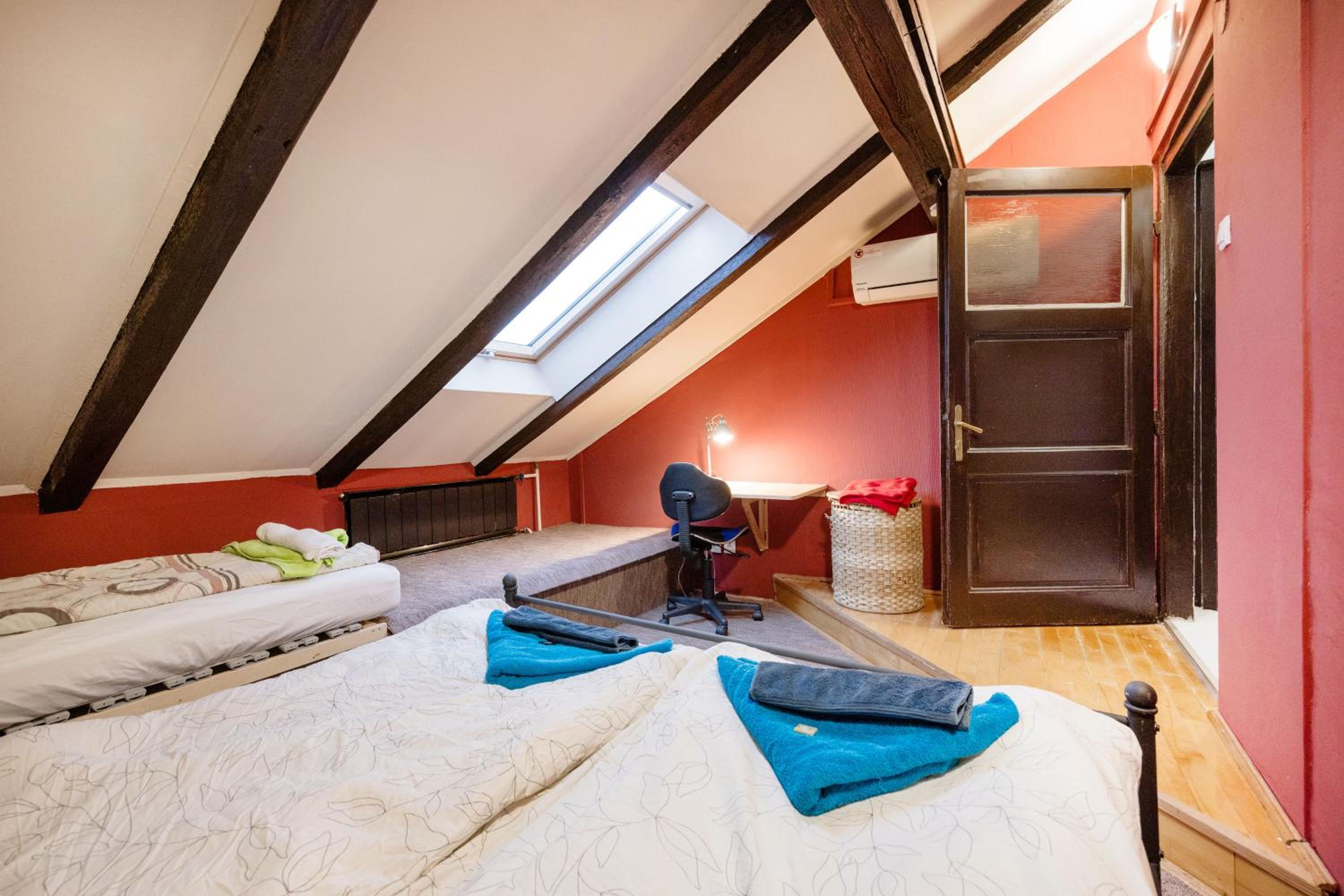 One-Bedroom Apartment - Photo 13