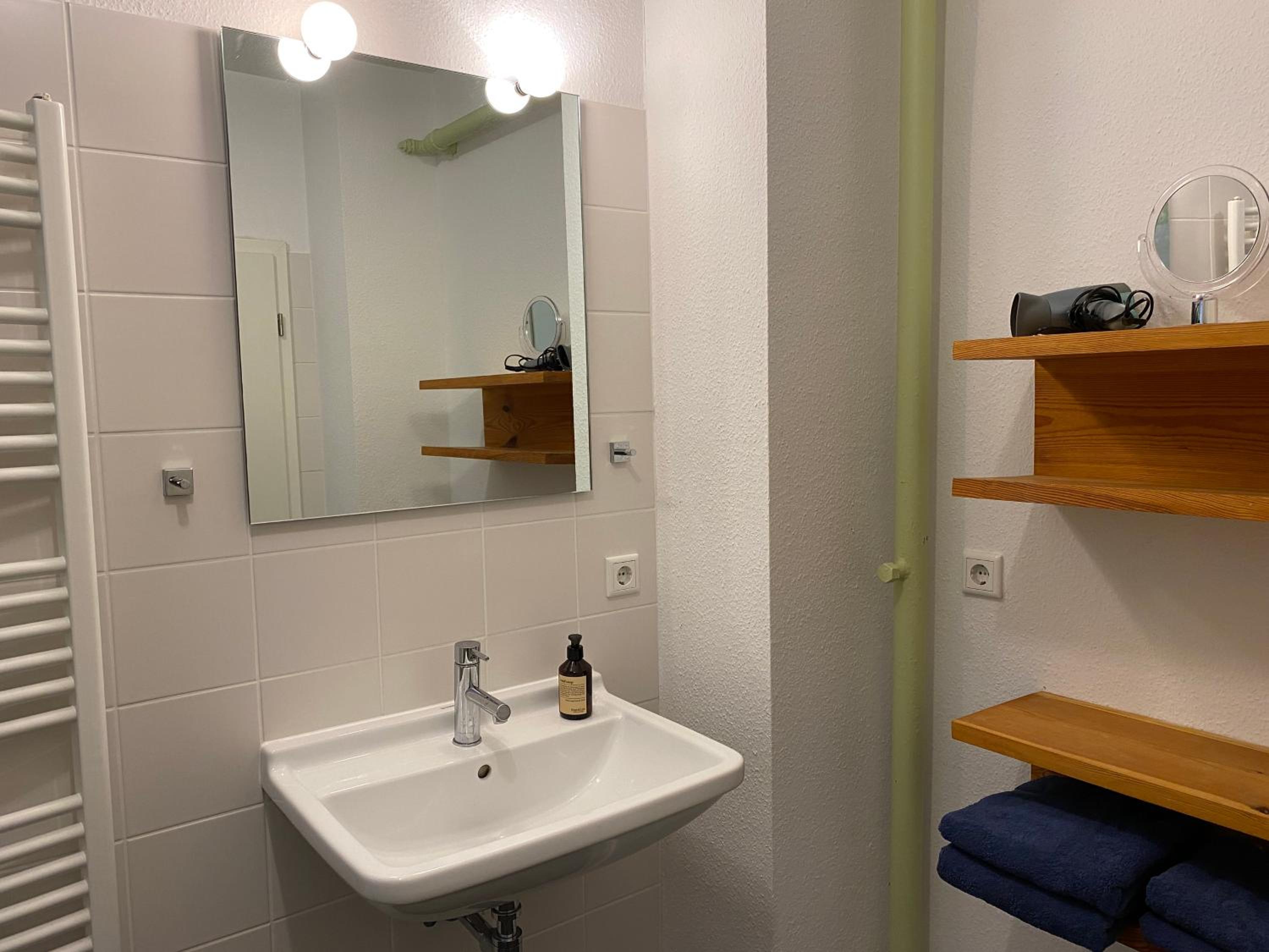 One-Bedroom Apartment photo 3
