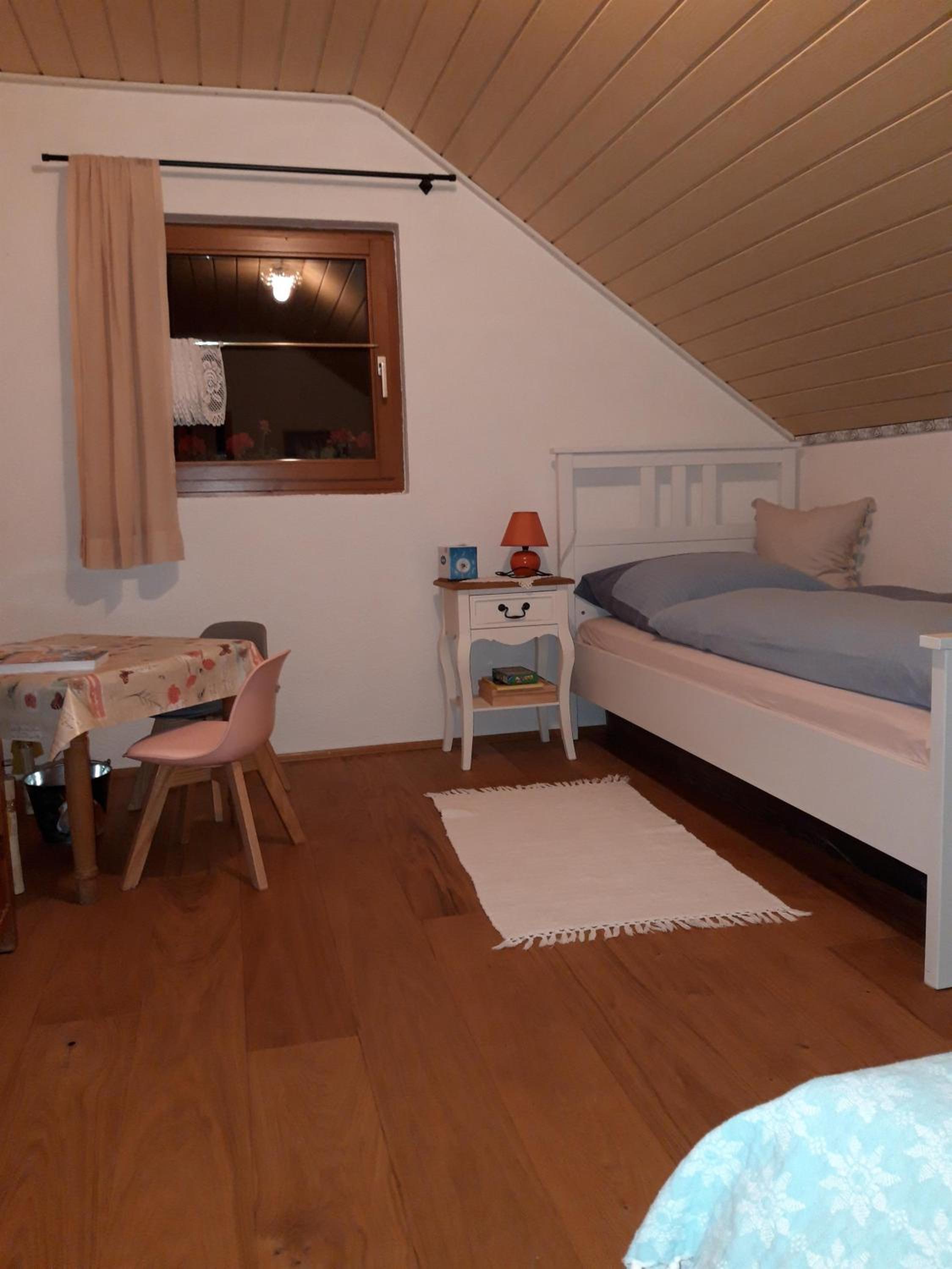 Small Twin Room photo 3