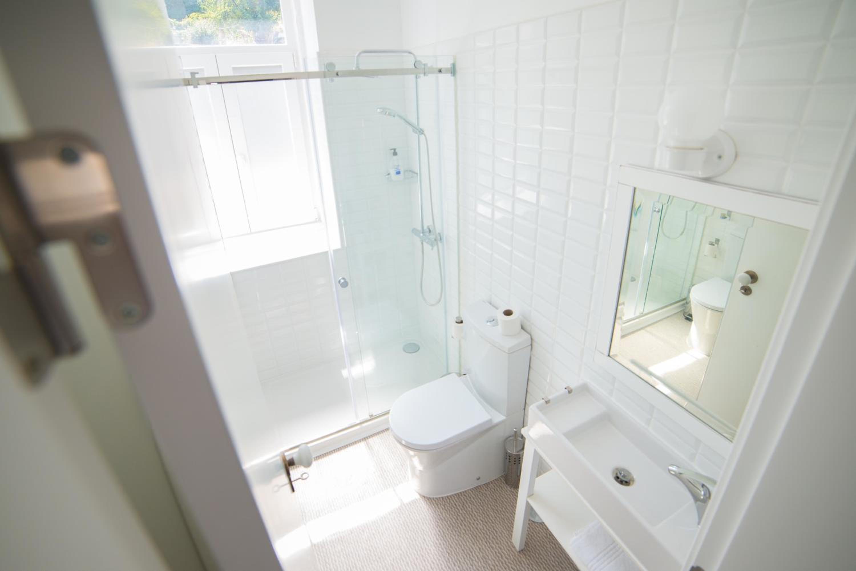 Double or Twin Room - Photo 7
