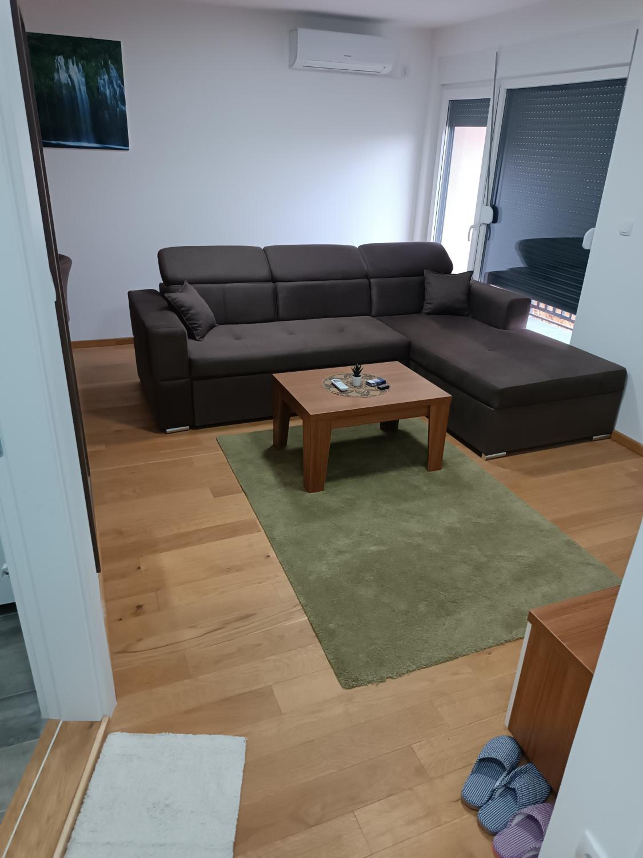 One-Bedroom Apartment photo 2