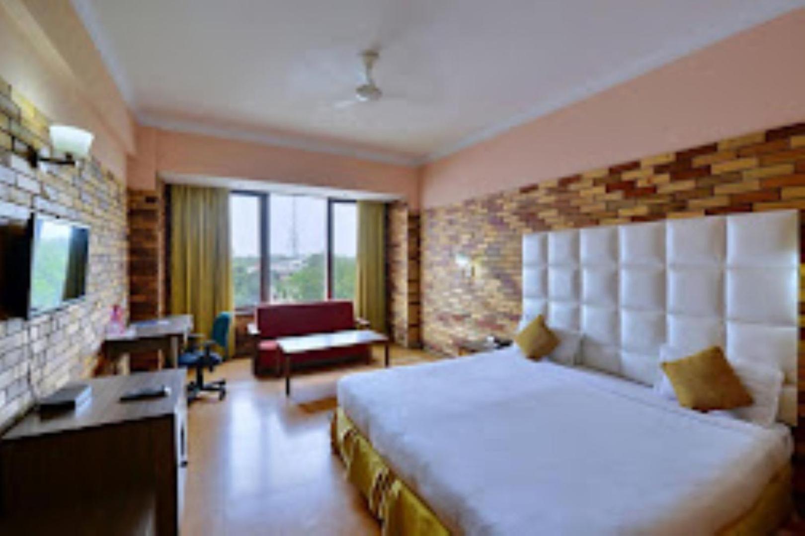 Deluxe Room - Photo 4