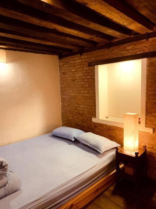 Deluxe Single Room with Balcony photo 2