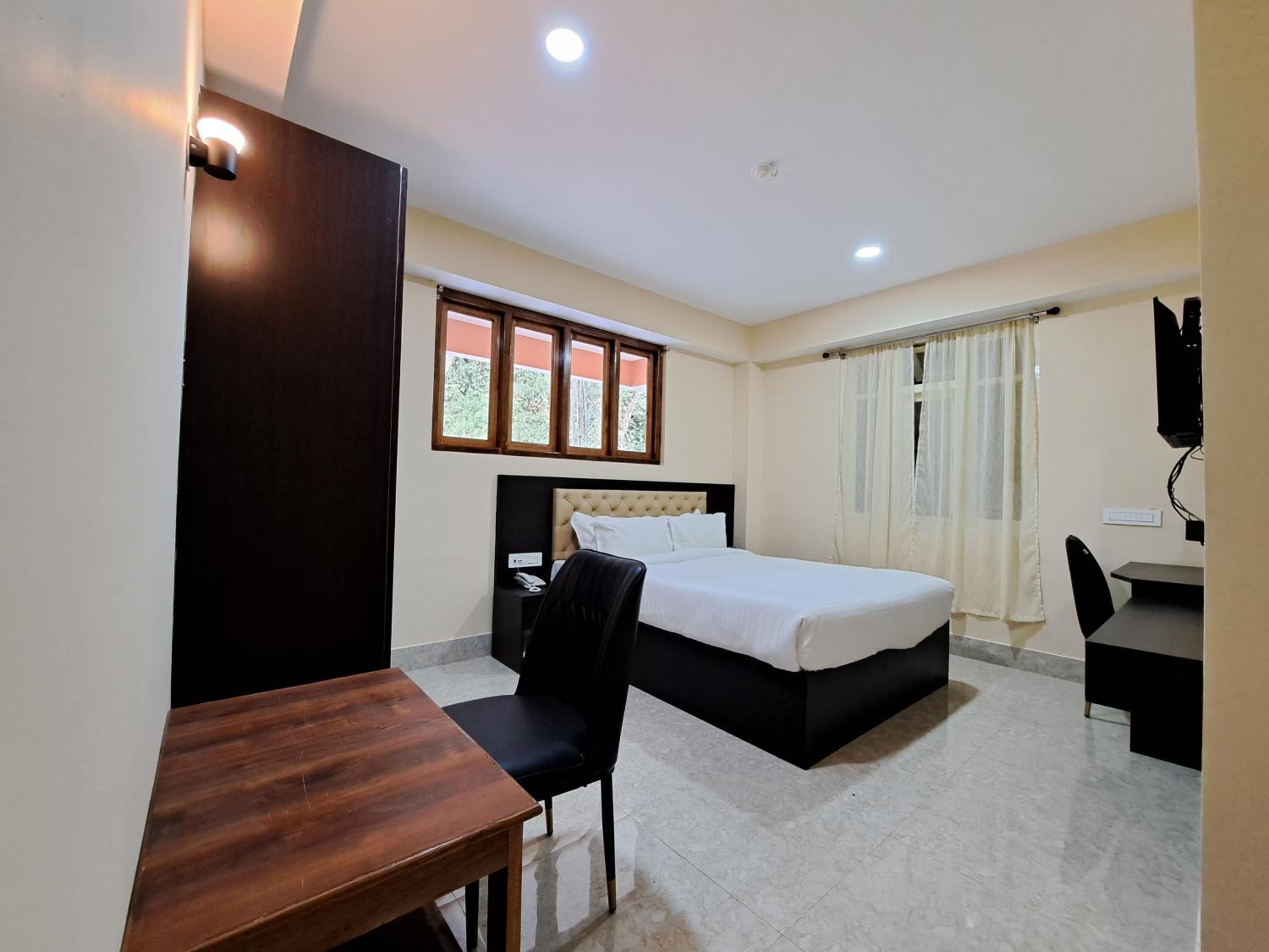 Double Room With Private Bathroom photo 3