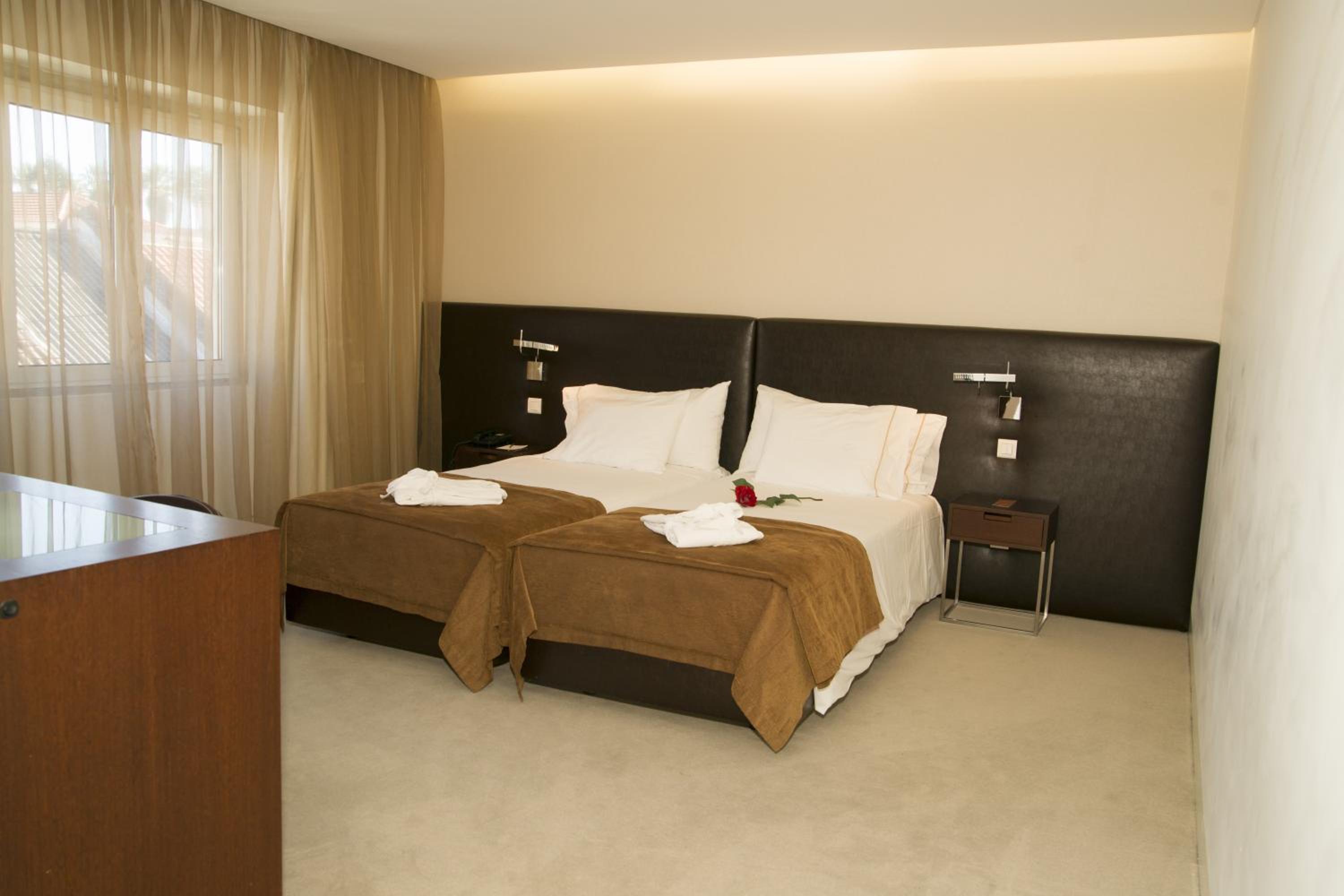 Double or Twin Room - Photo 3