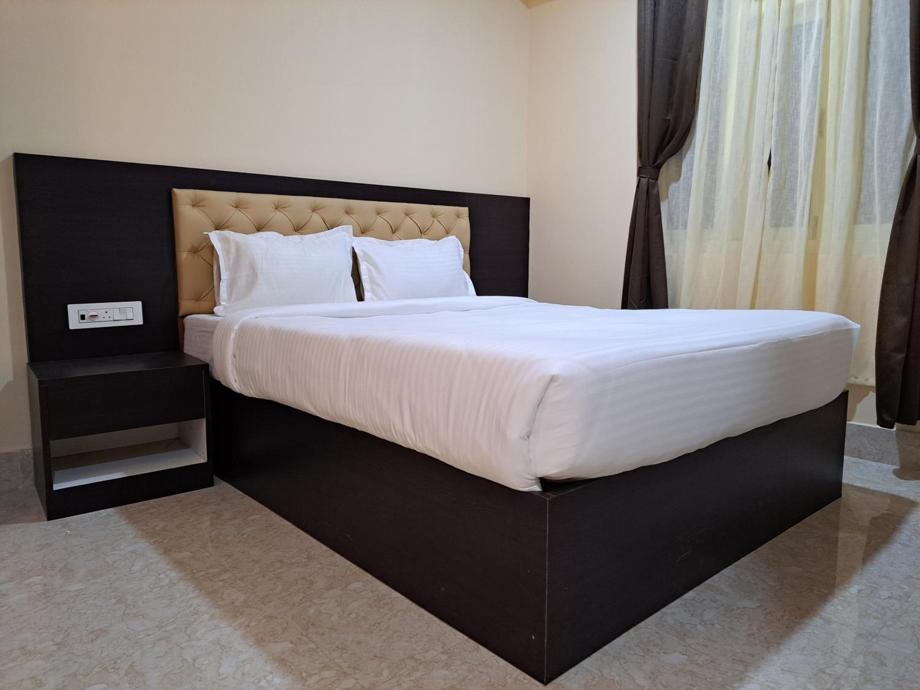 Double Room With Private Bathroom photo 1