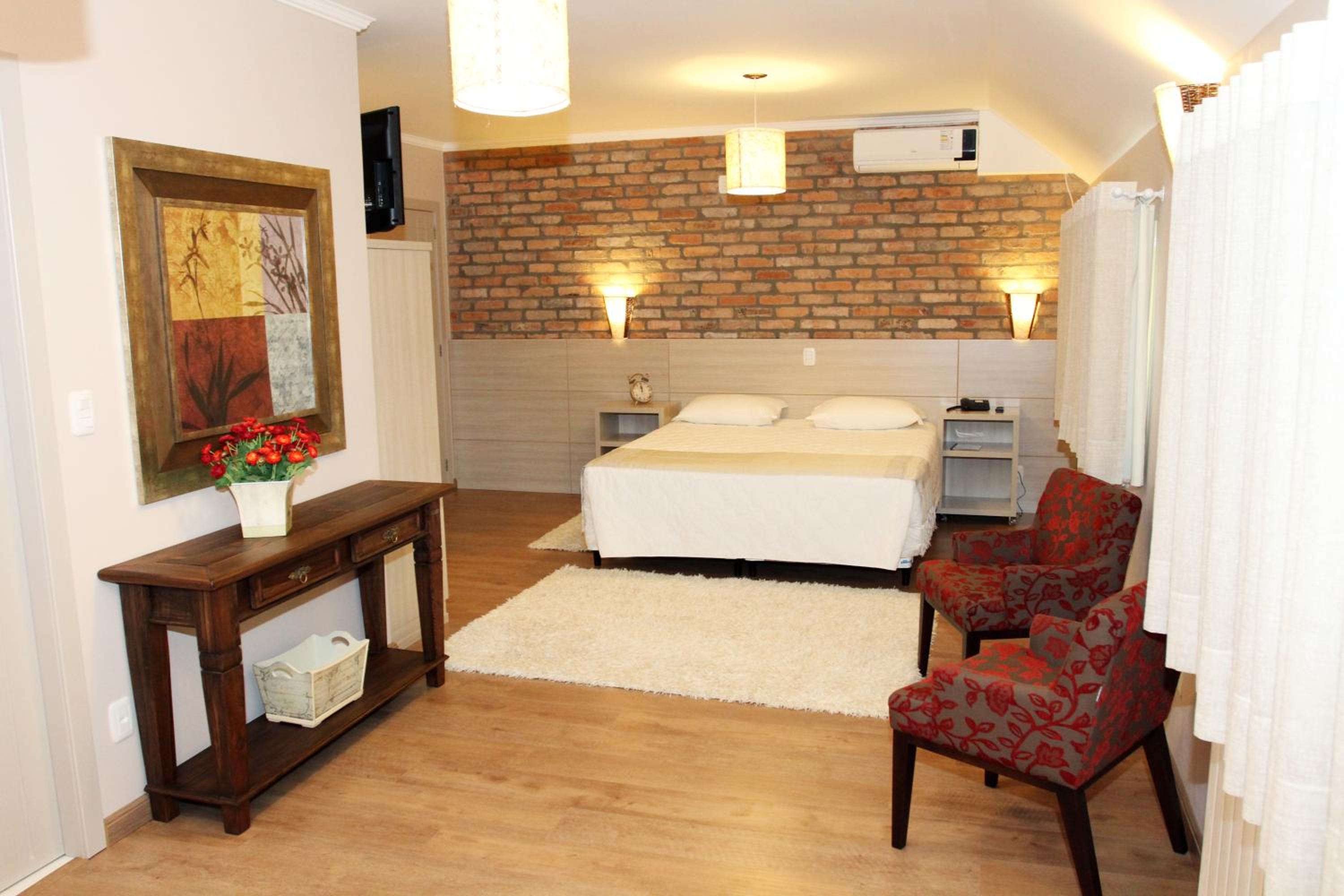 Deluxe Suite photo 2