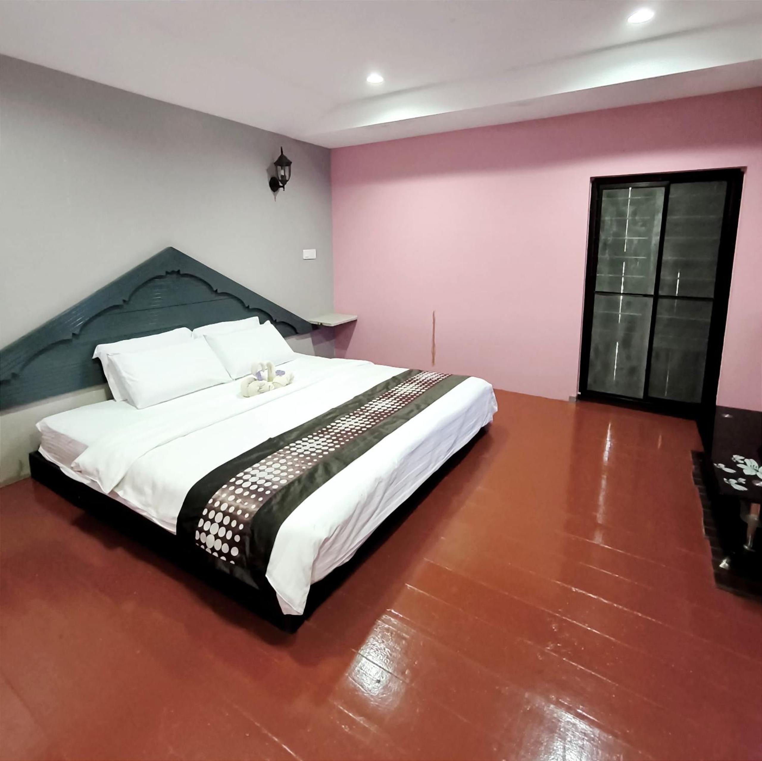 Premium King Room photo 2