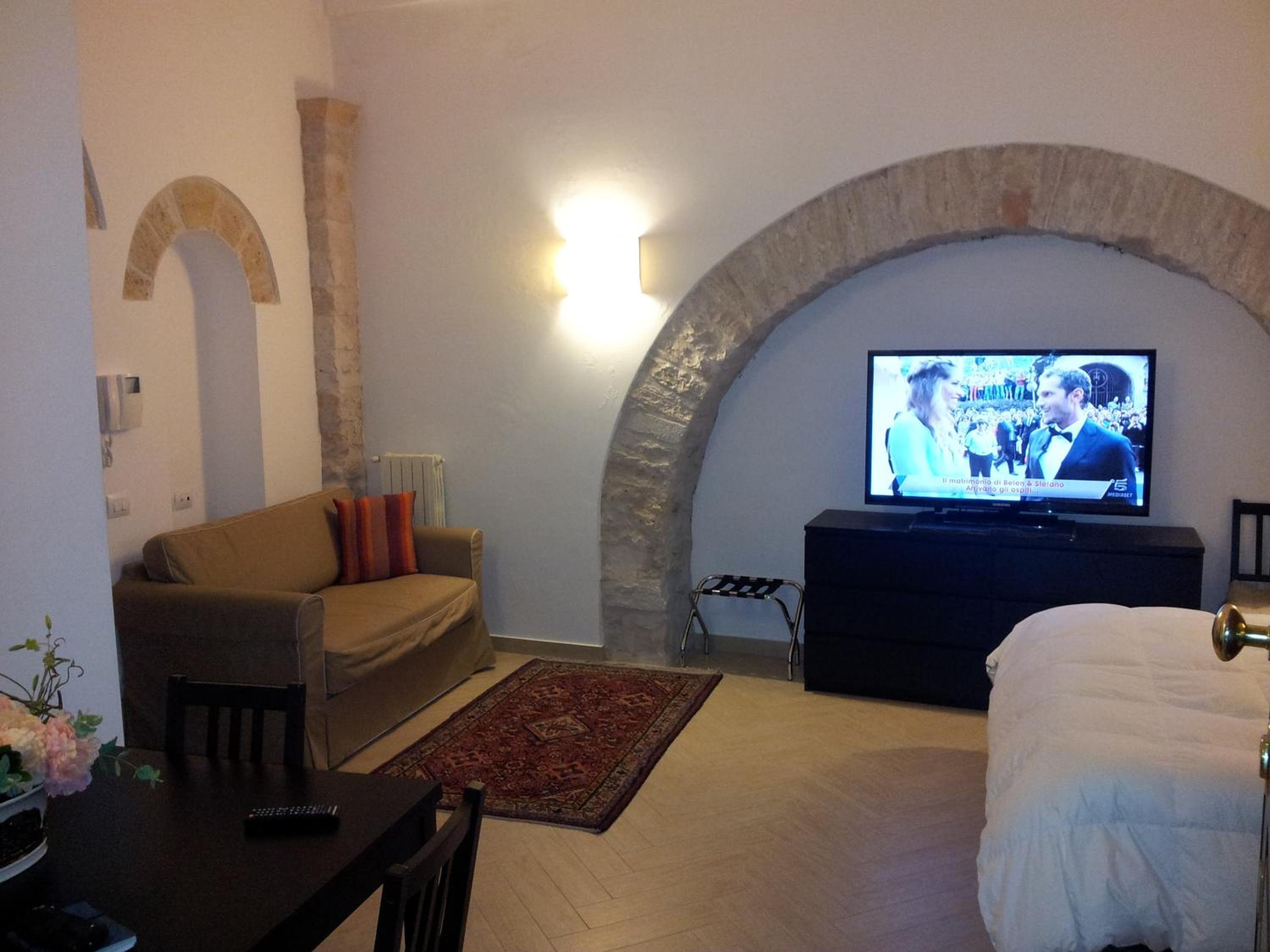 One-Bedroom Apartment (3 Adults) photo 2