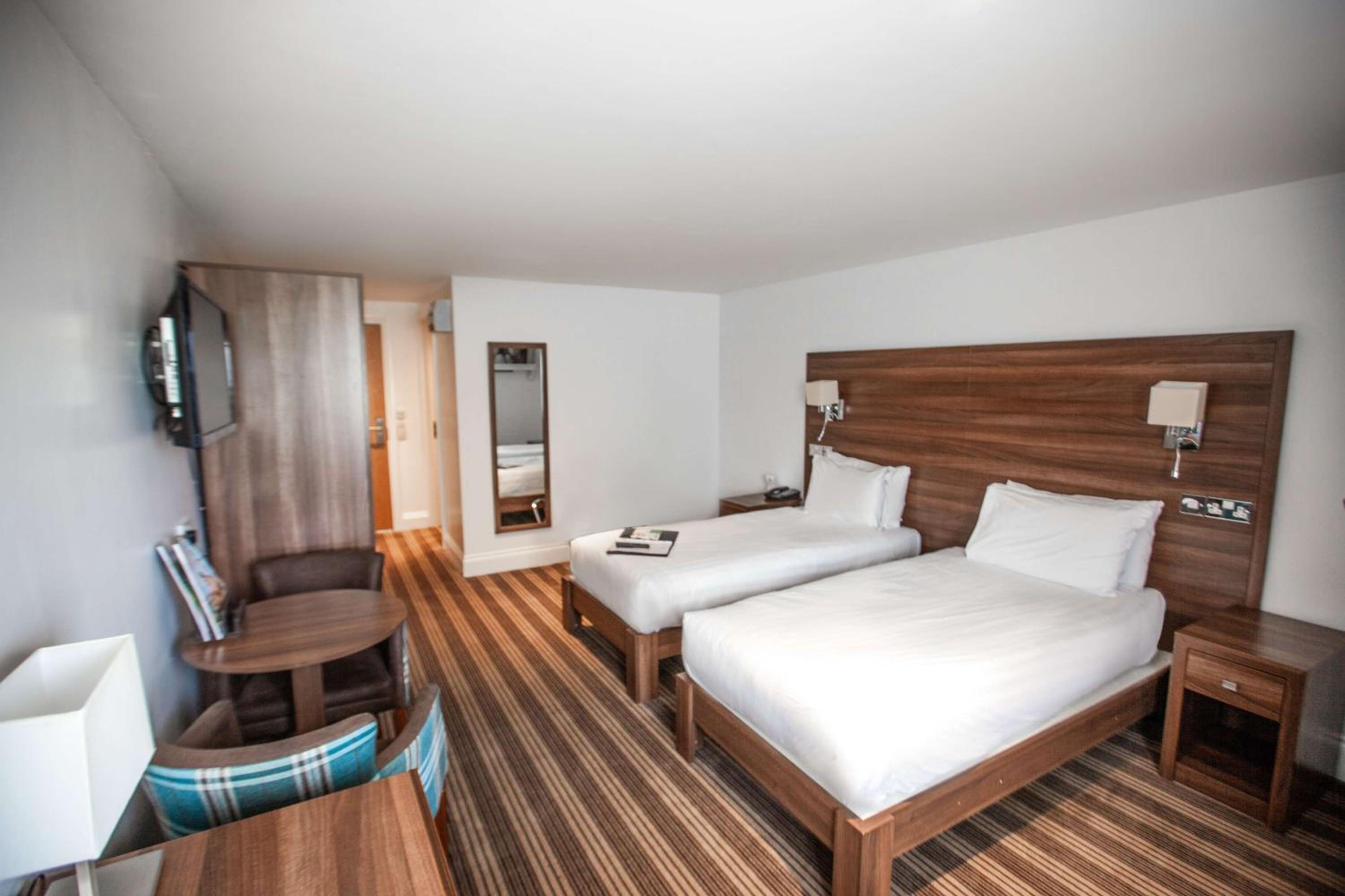 Superior Double Room With Two Single Beds - Non-Smoking