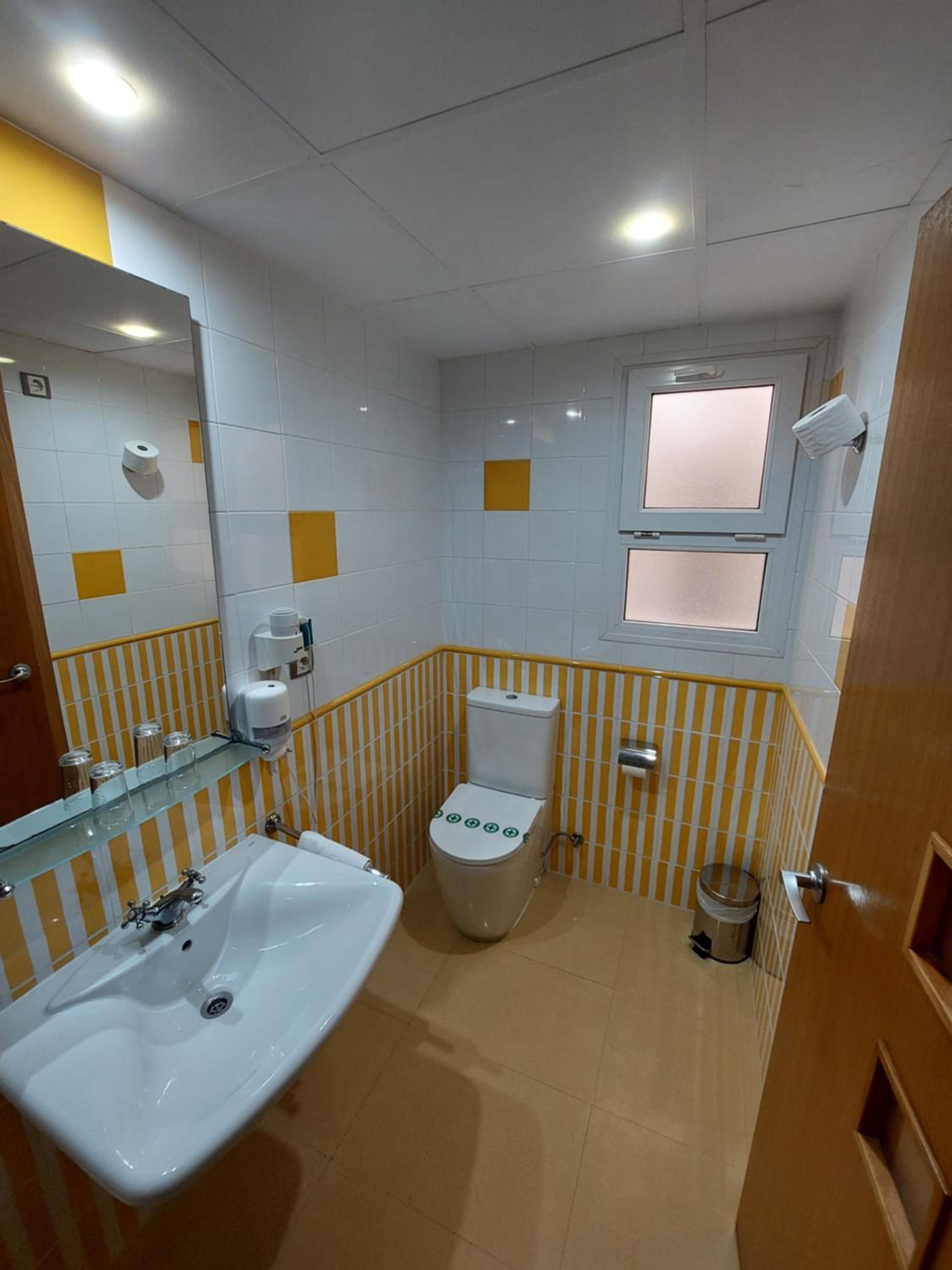 Economy Double or Twin Room photo 3