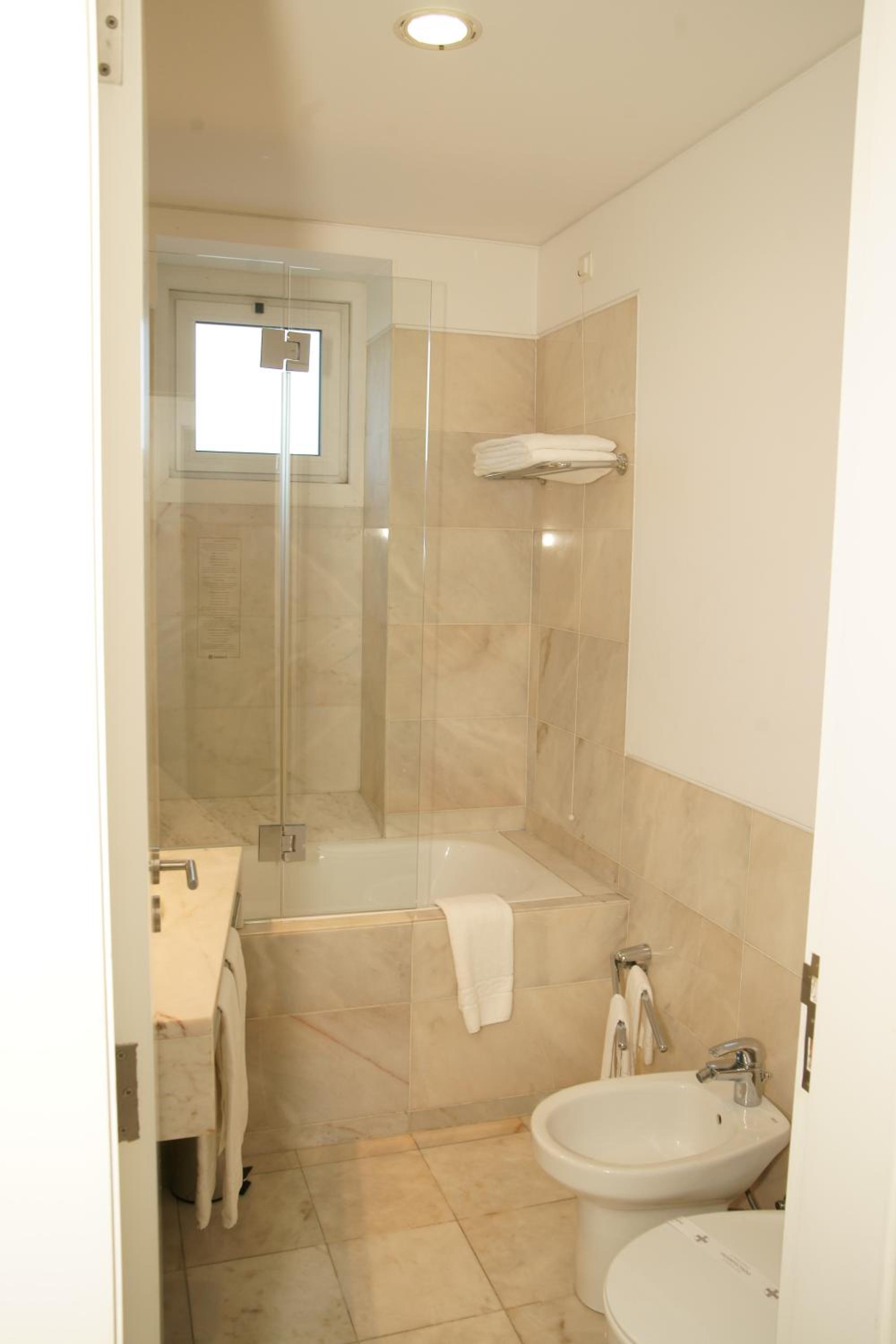 Double or Twin Room - Photo 7
