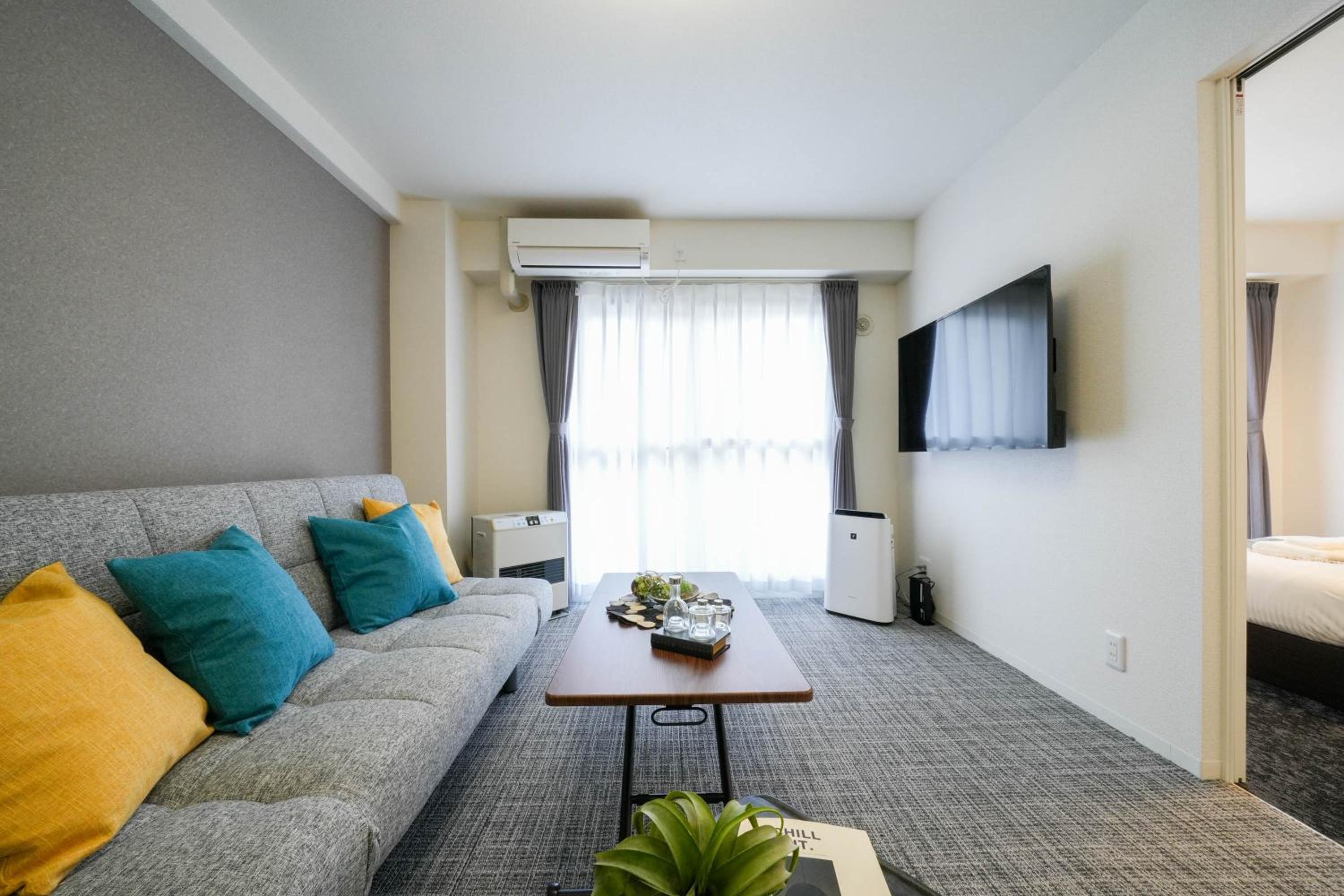 Superior Family Room photo 1