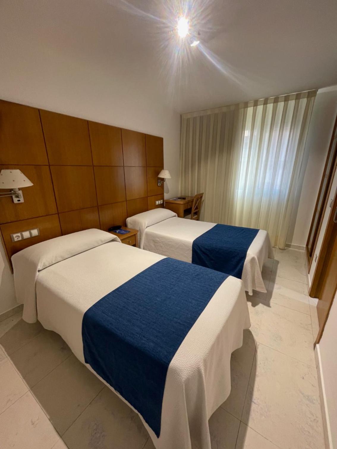 Double or Twin Room photo 2