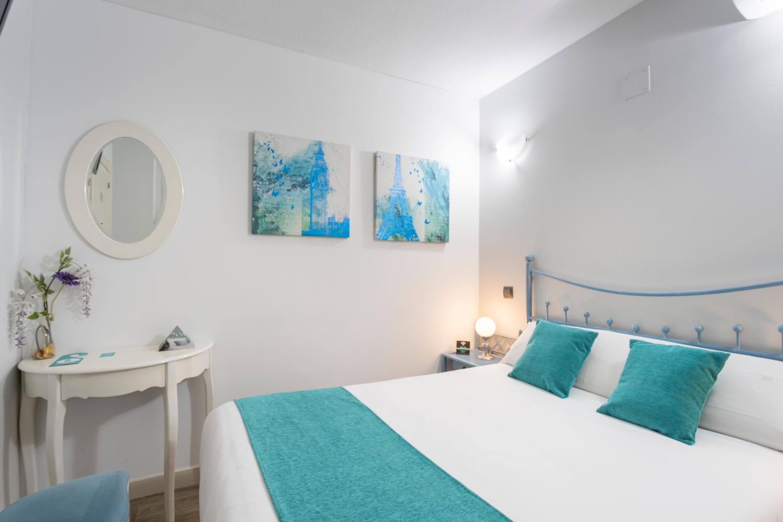 Single Room photo 2