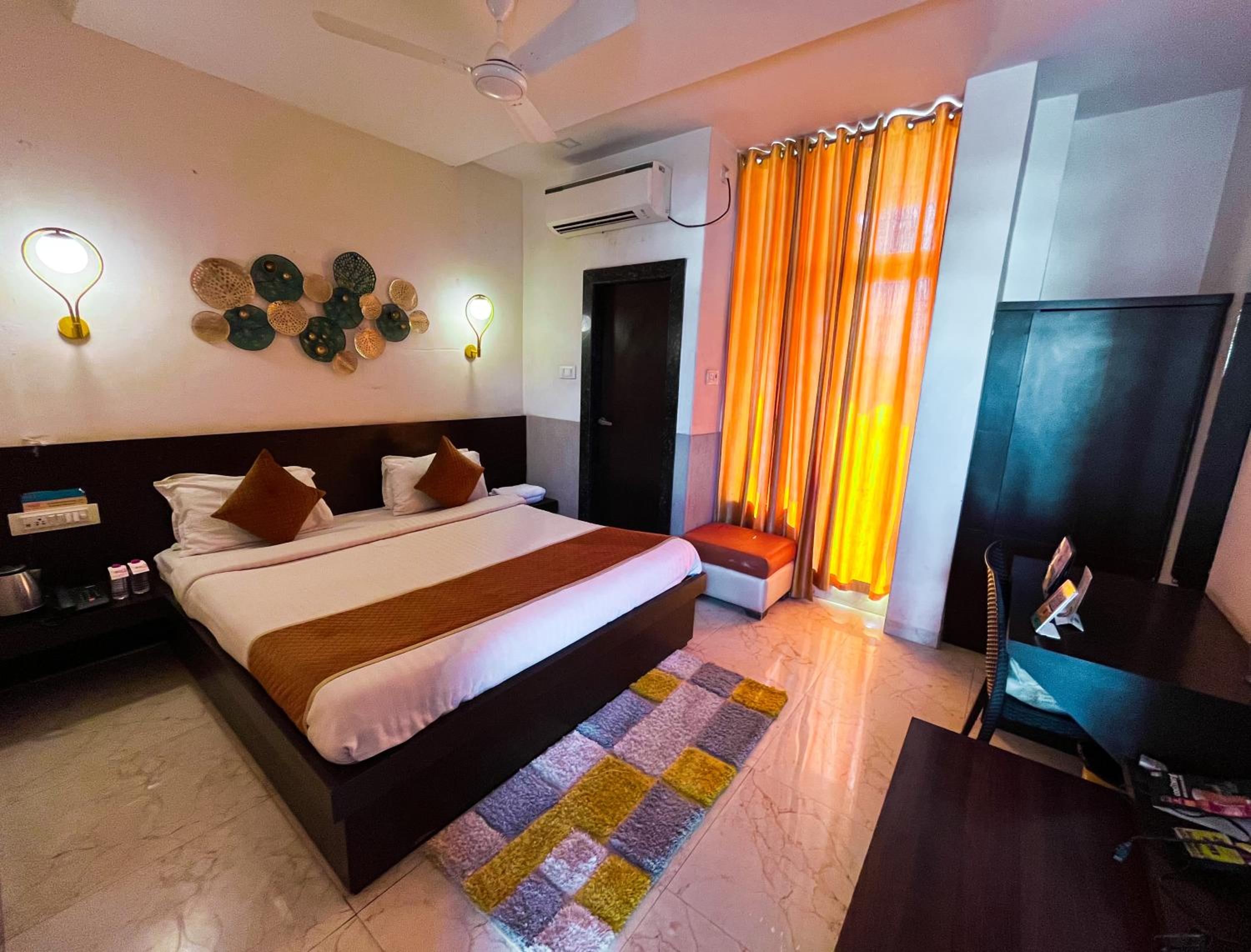 Deluxe Double Room - Photo 42