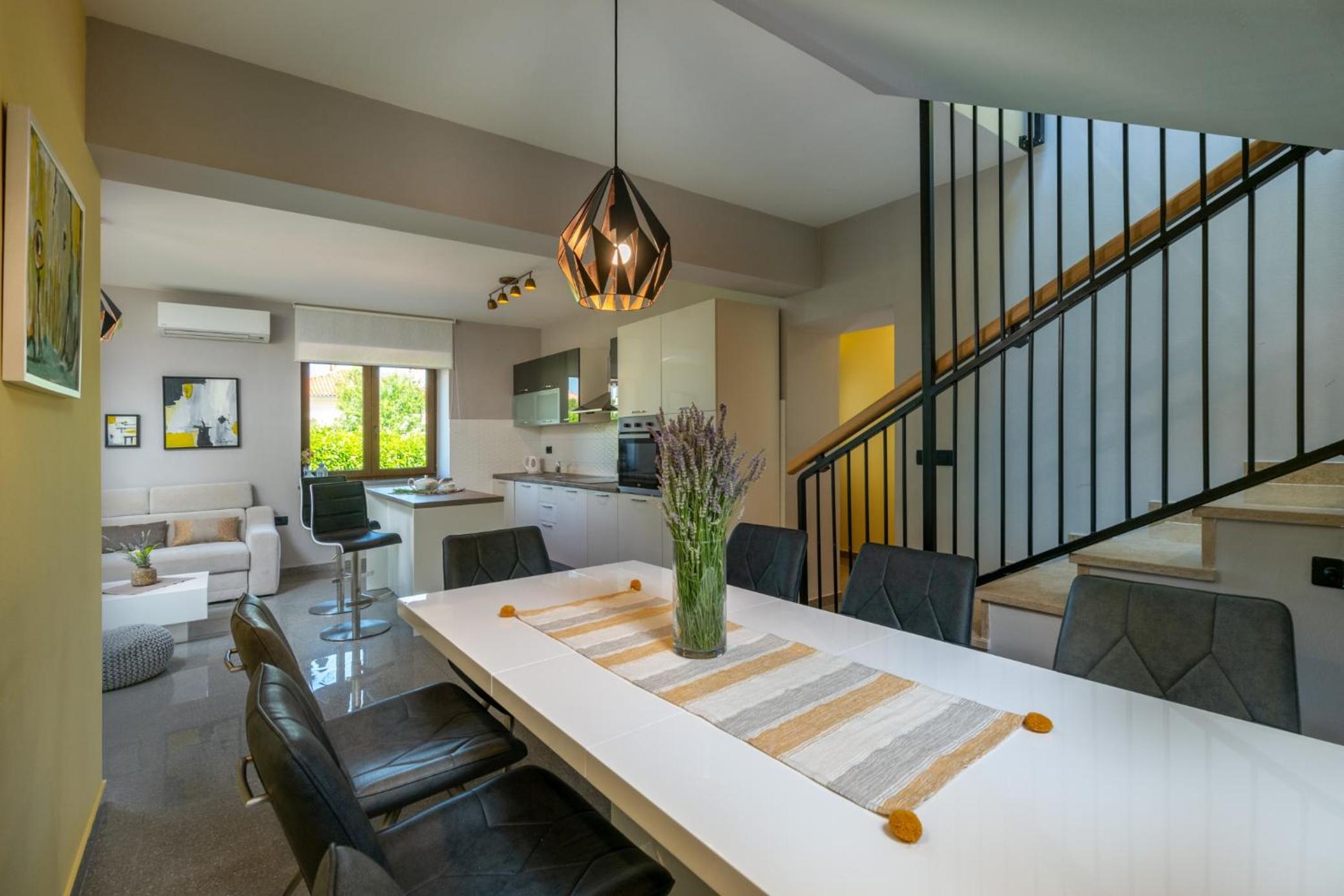 Villa photo 2