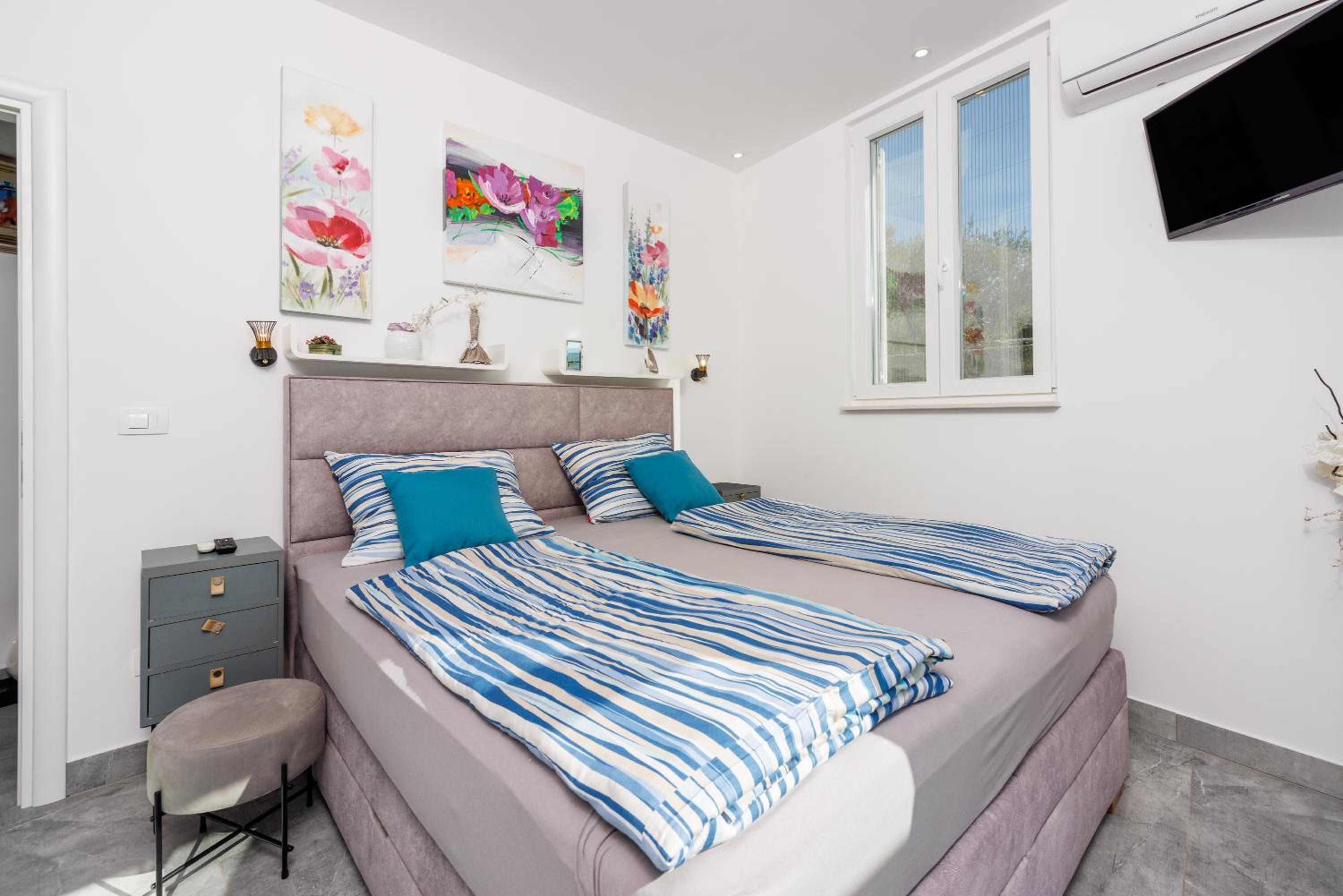 One-Bedroom House