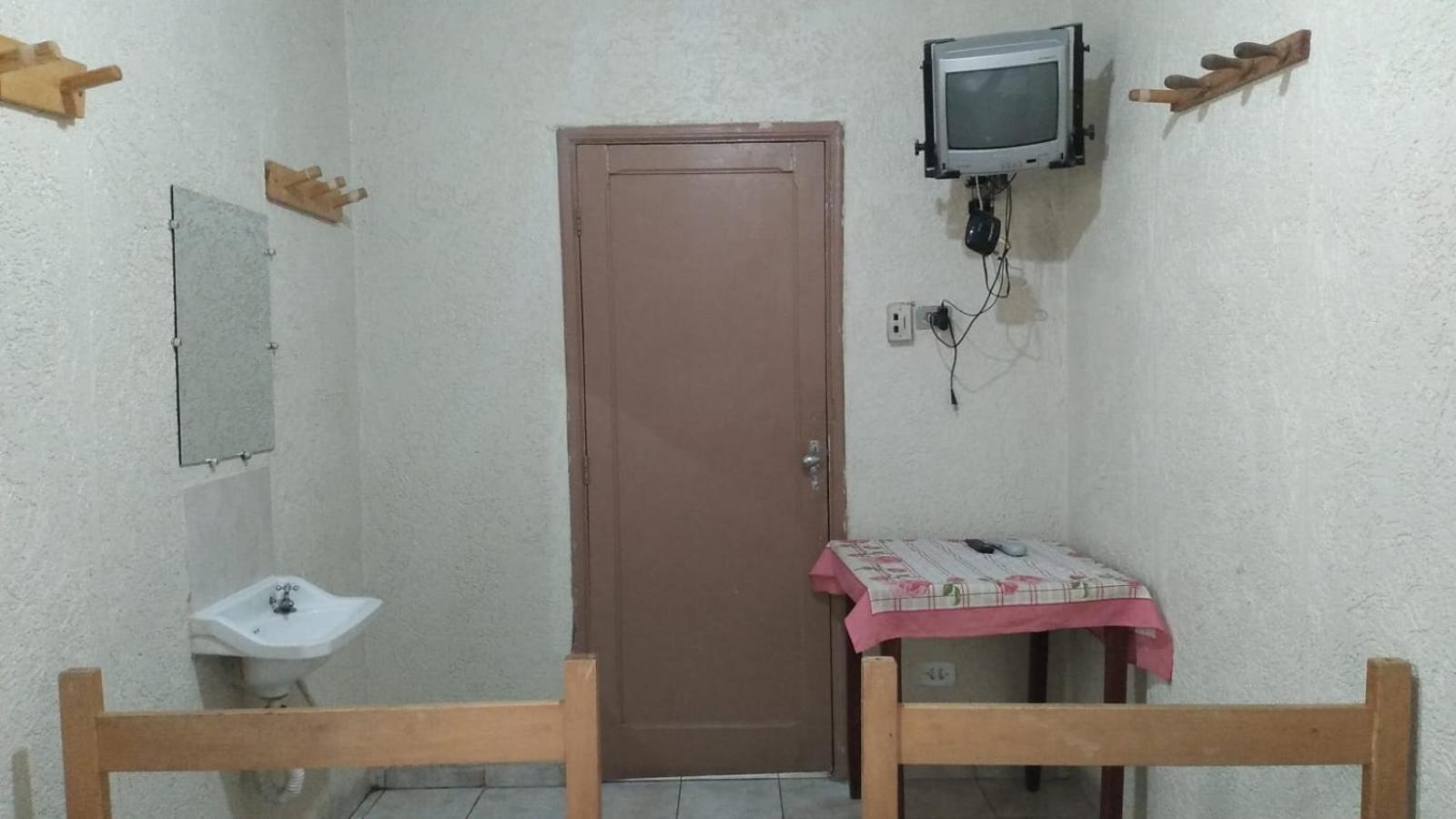 Twin Room with Shared Bathroom photo 1