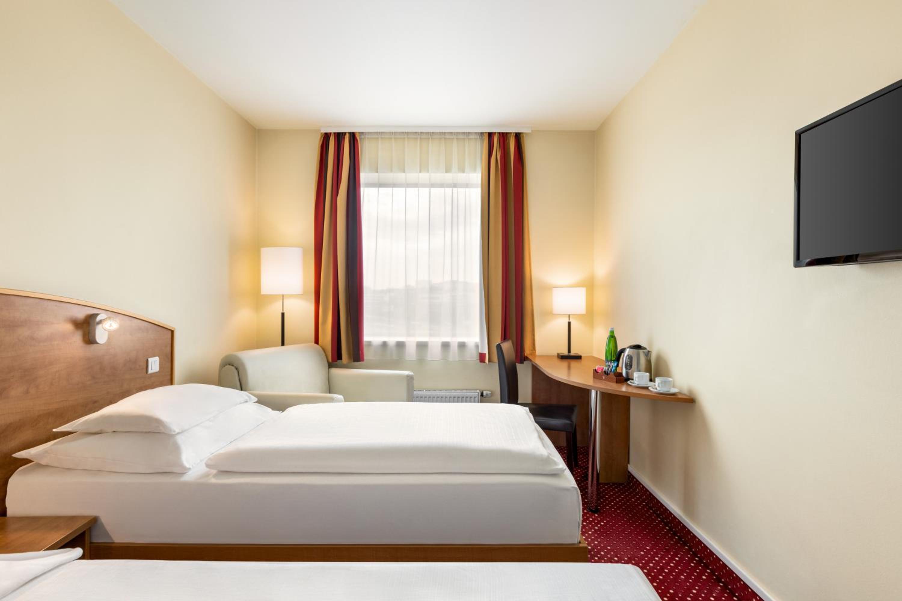 Comfort Plus Twin Room - Photo 4