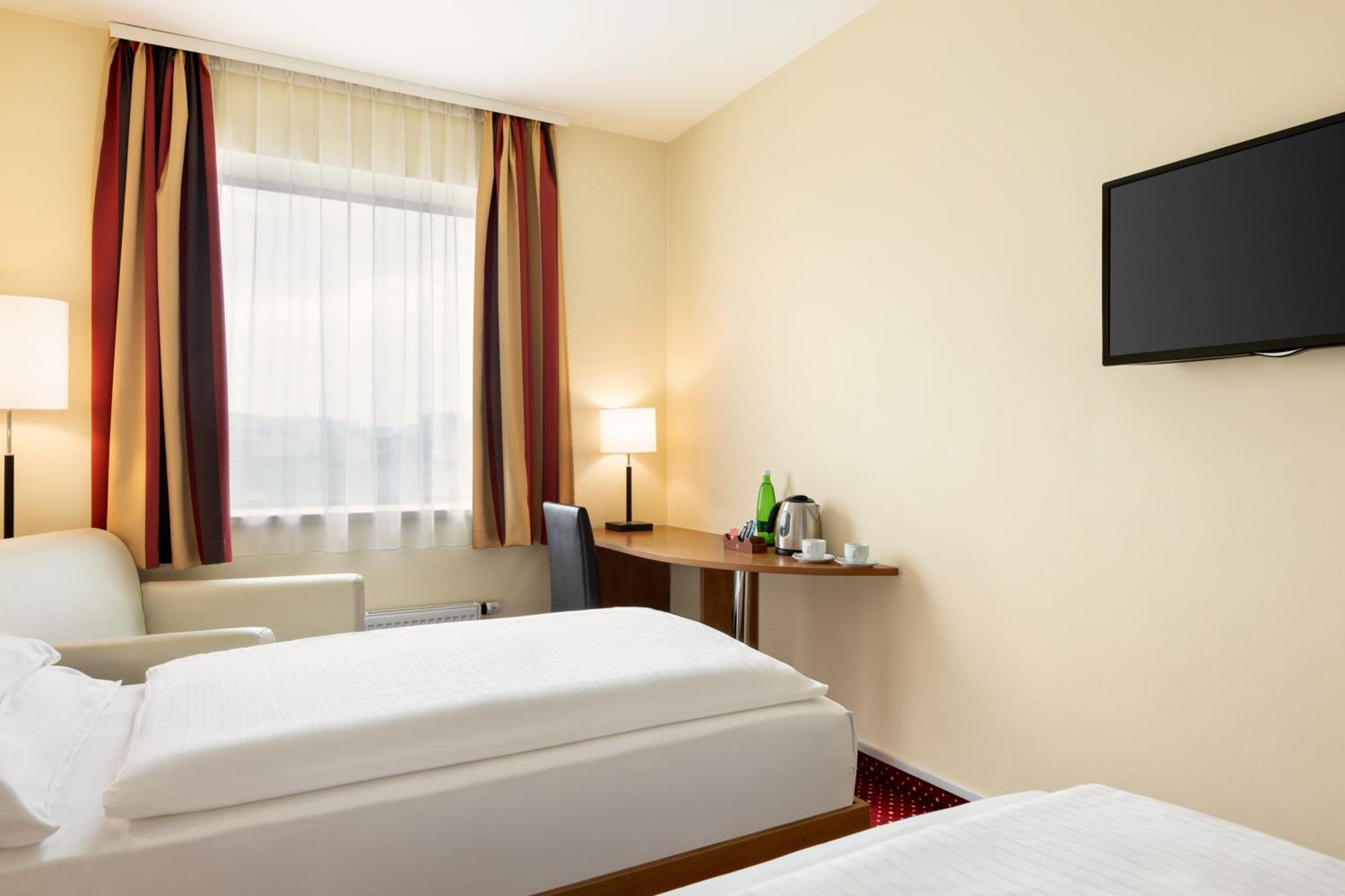 Comfort Plus Twin Room - Photo 3