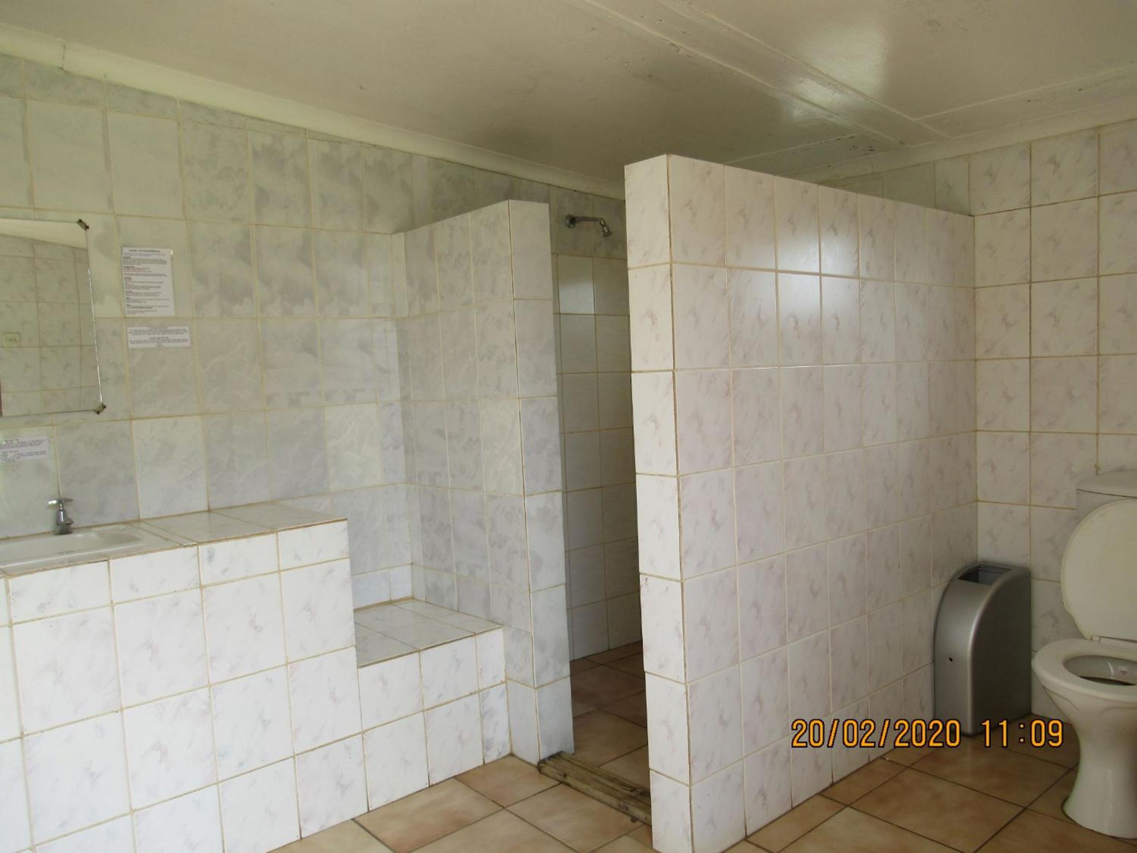 Economy Triple Room with Shared Bathroom photo 3