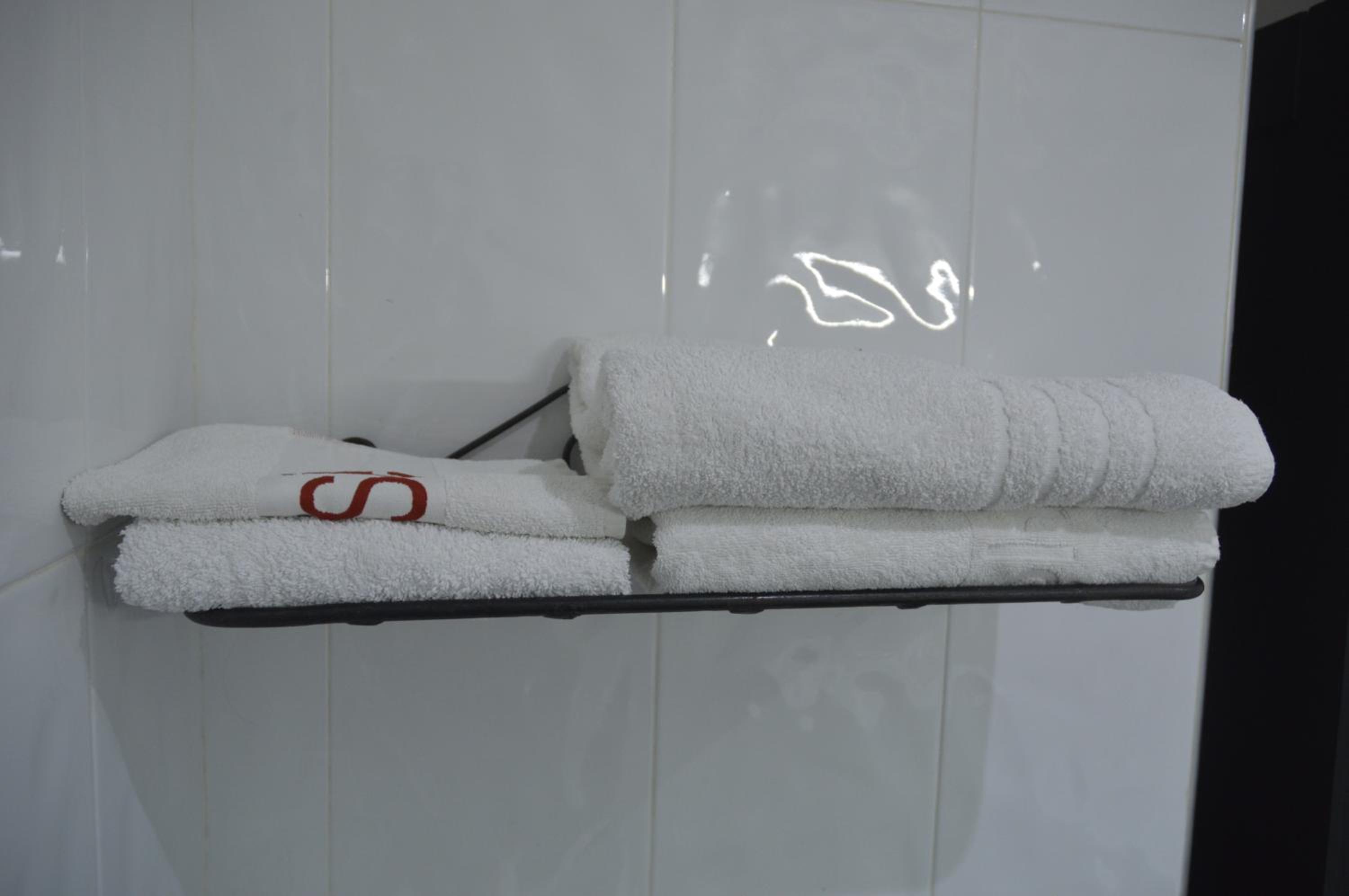 Suite - Photo 17