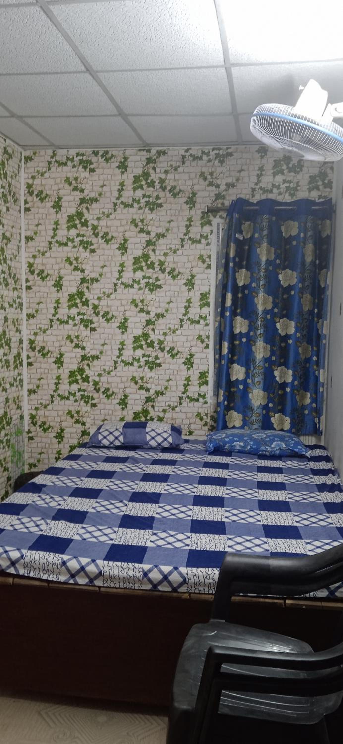 Mixed Dormitory Room
